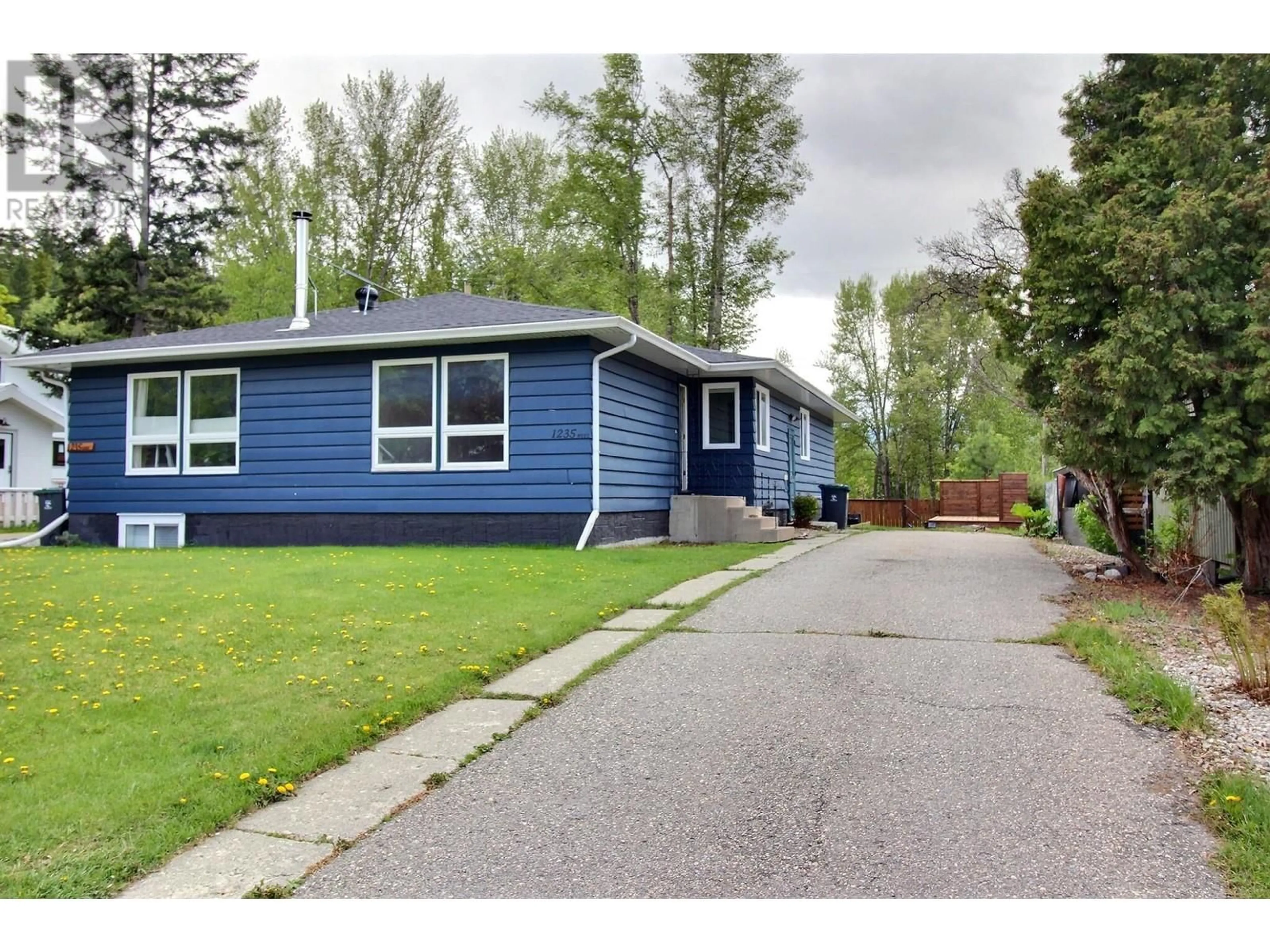 Home with vinyl exterior material, street for 1235 ALEXANDER DRIVE WEST, Golden British Columbia V0A1H0