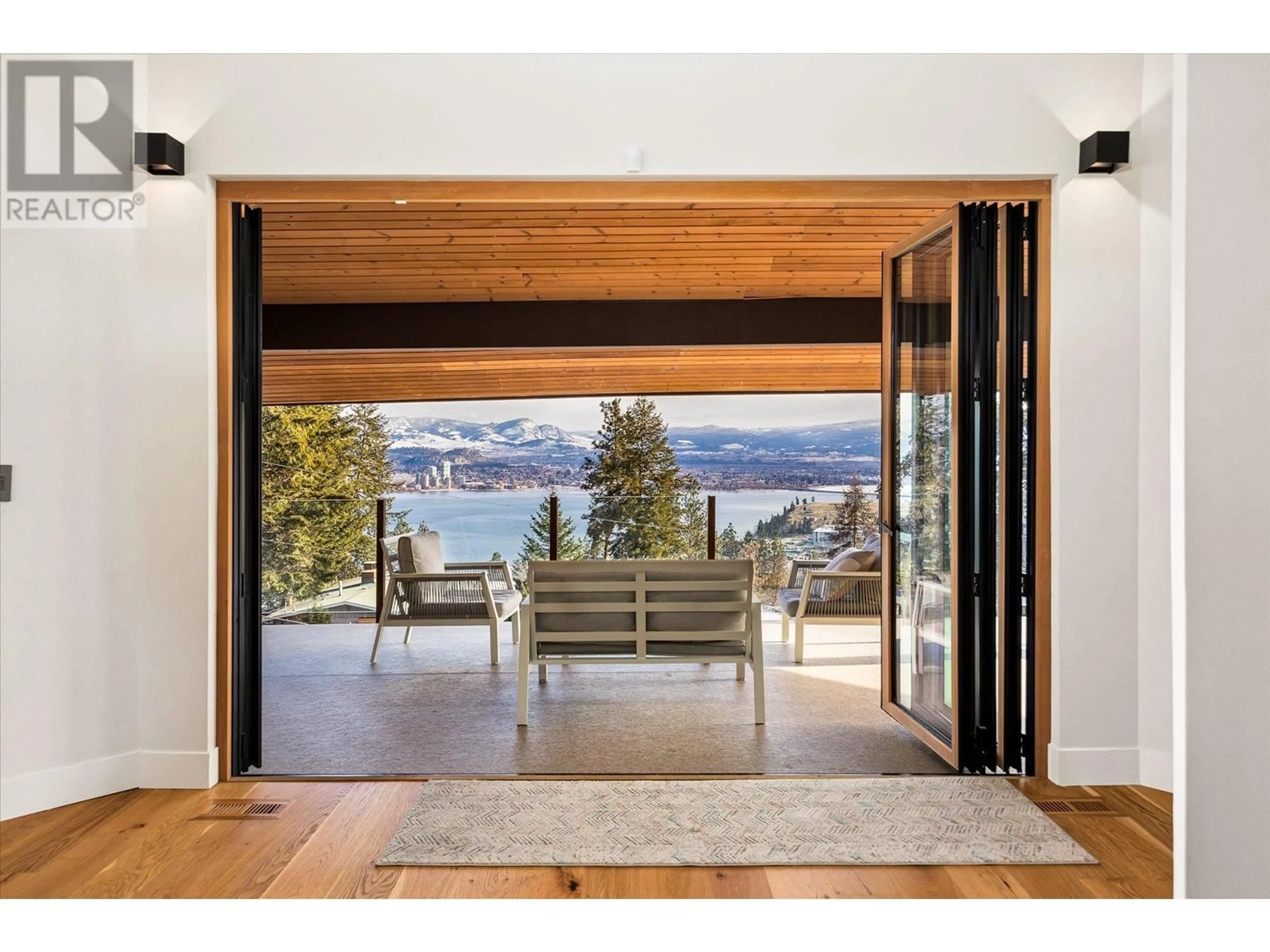 Indoor entryway for 1446 SCOTT CRESCENT, West Kelowna British Columbia V1Z2X6