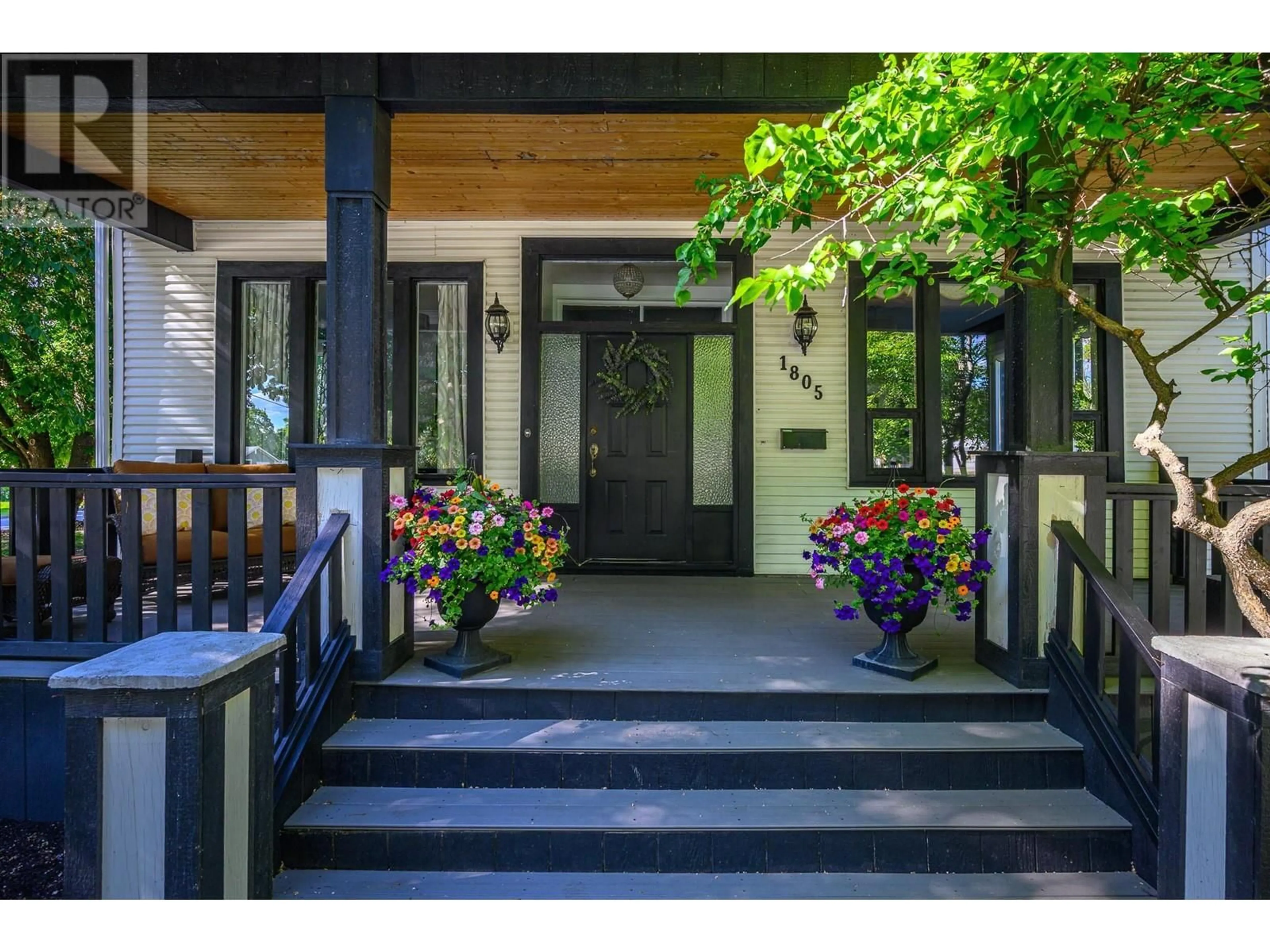 Indoor entryway for 1805 32 AVENUE, Vernon British Columbia V1T2J5