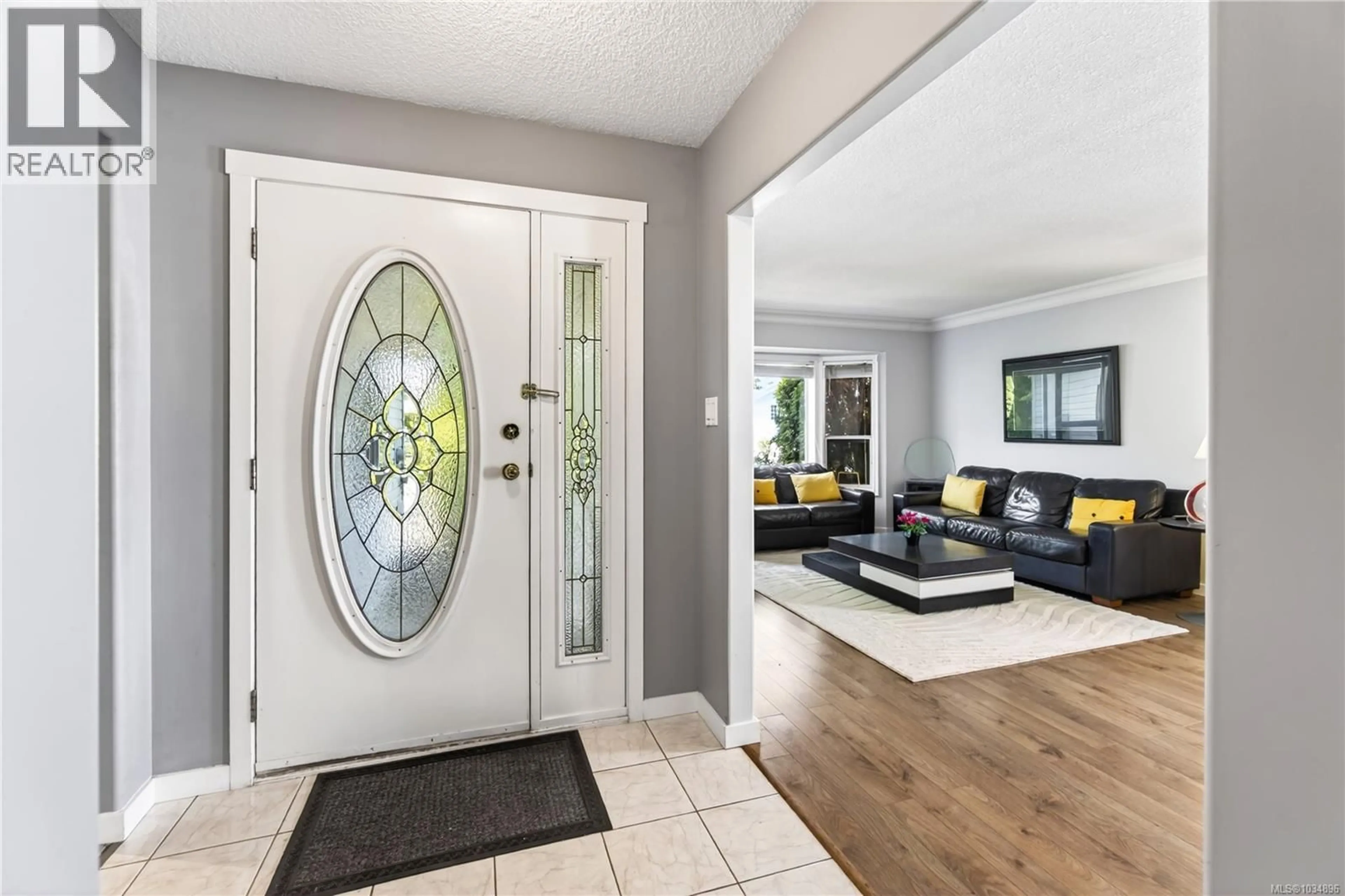 Indoor entryway for 5018 RHEANNA PLACE, Nanaimo British Columbia V9T5Z4