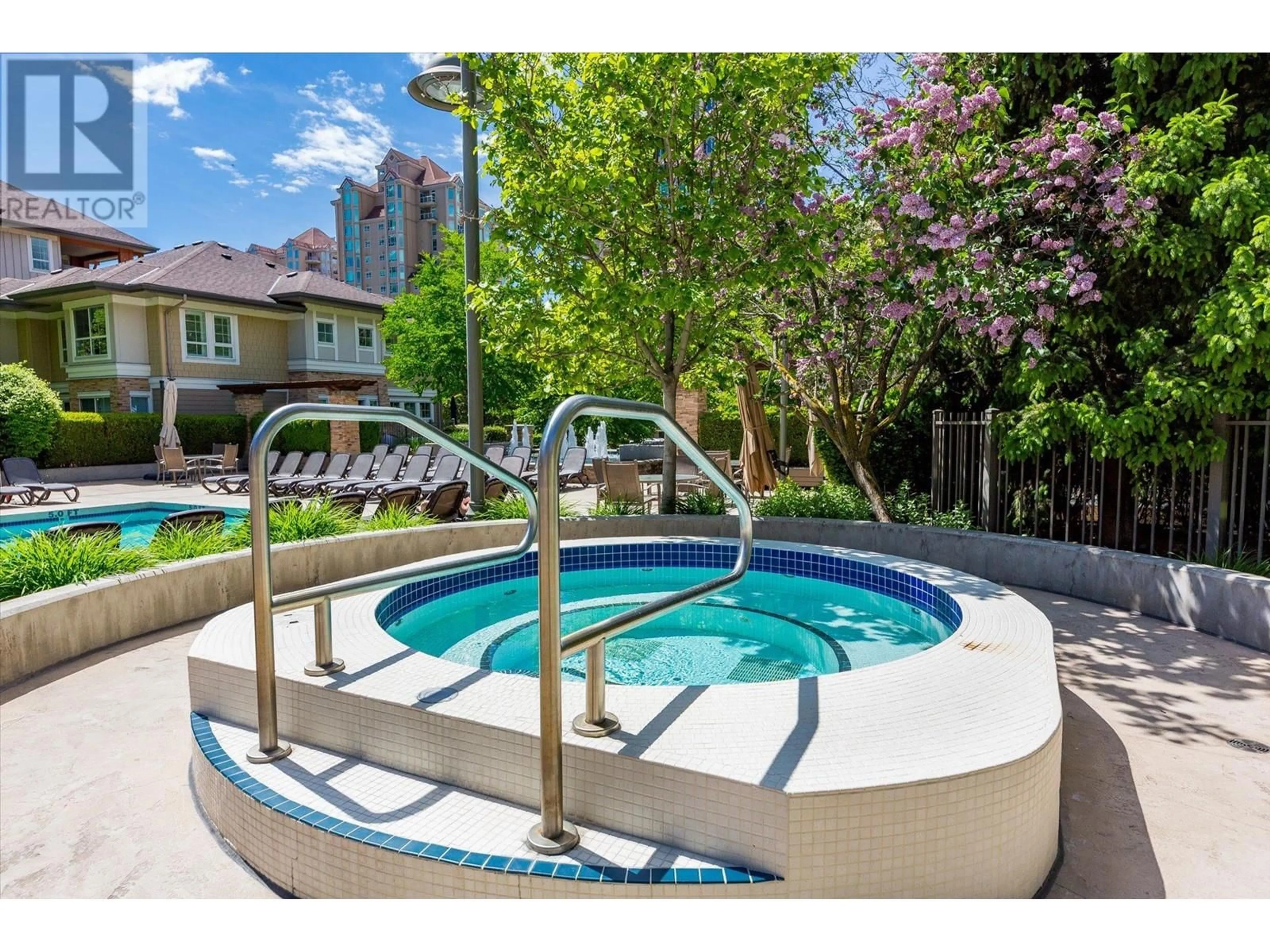 Pool for 319 - 1083 SUNSET DRIVE, Kelowna British Columbia V1Y9Z1