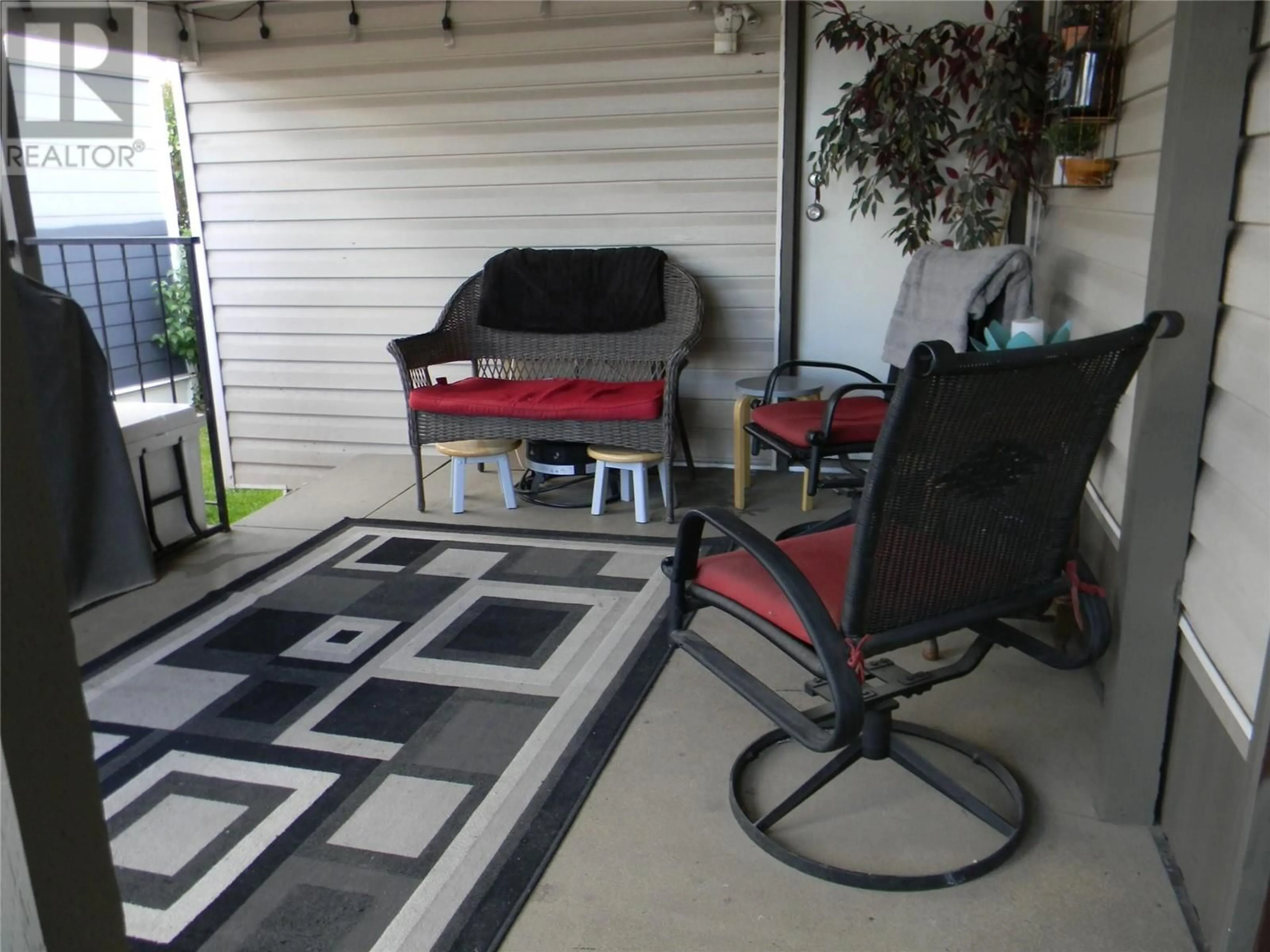 Patio, street for 109 - 2400 OAKDALE WAY, Kamloops British Columbia V2B6W7