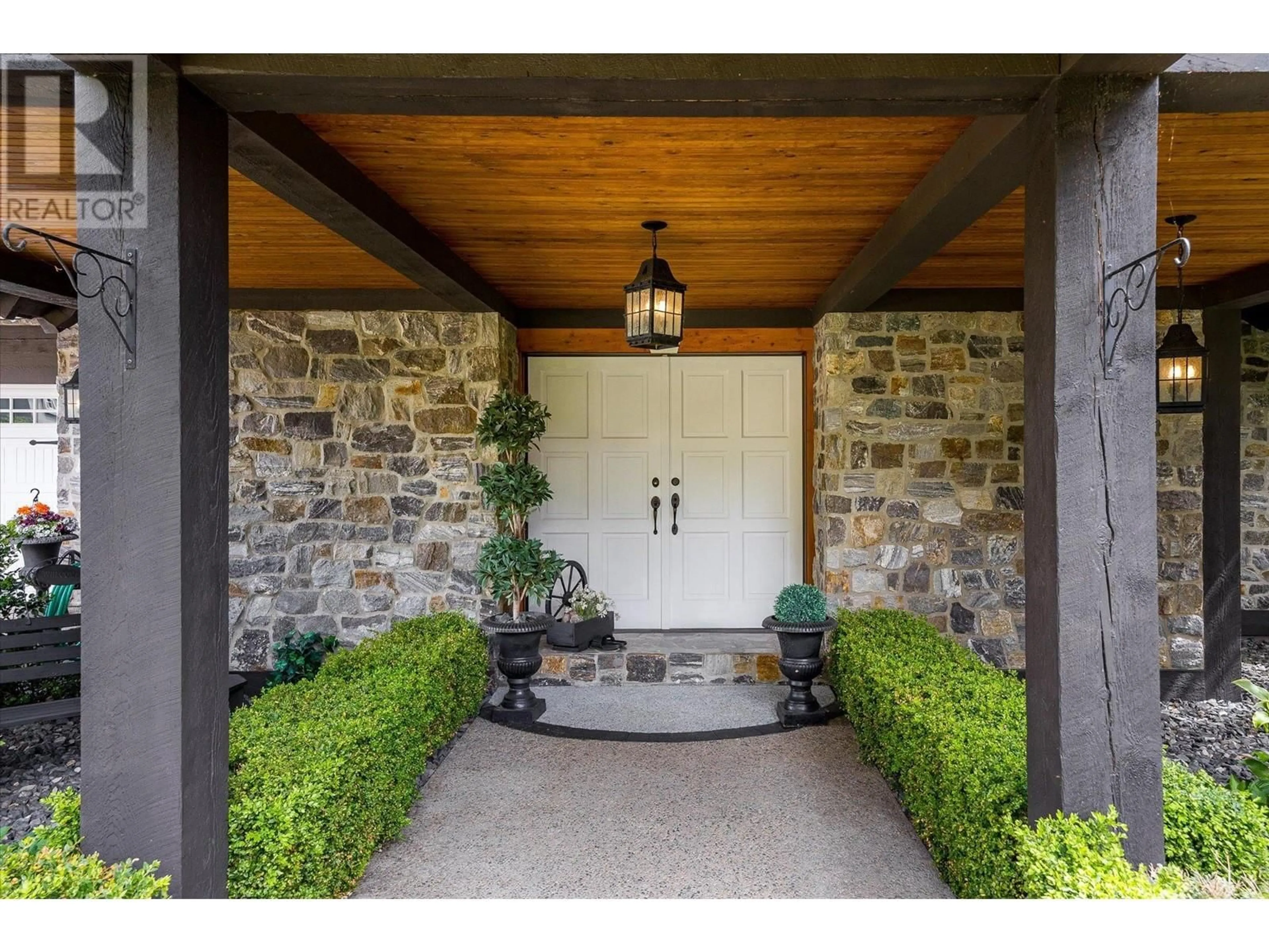 Indoor entryway for 7 - 3105 THACKER DRIVE, West Kelowna British Columbia V1Z1X5