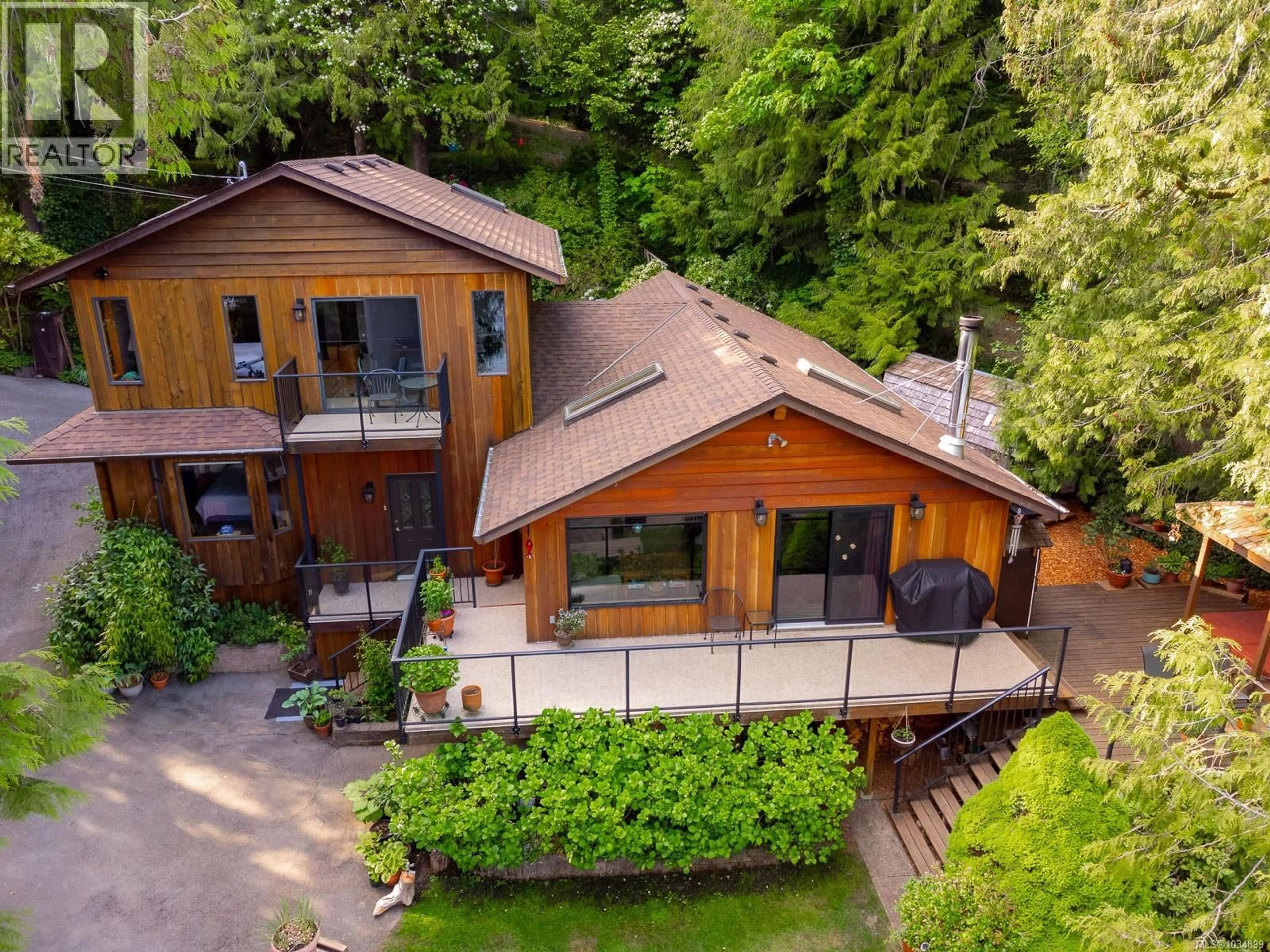 A pic from outside/outdoor area/front of a property/back of a property/a pic from drone, unknown for 10410 WILSON ROAD, Port Alberni British Columbia V9Y9A3