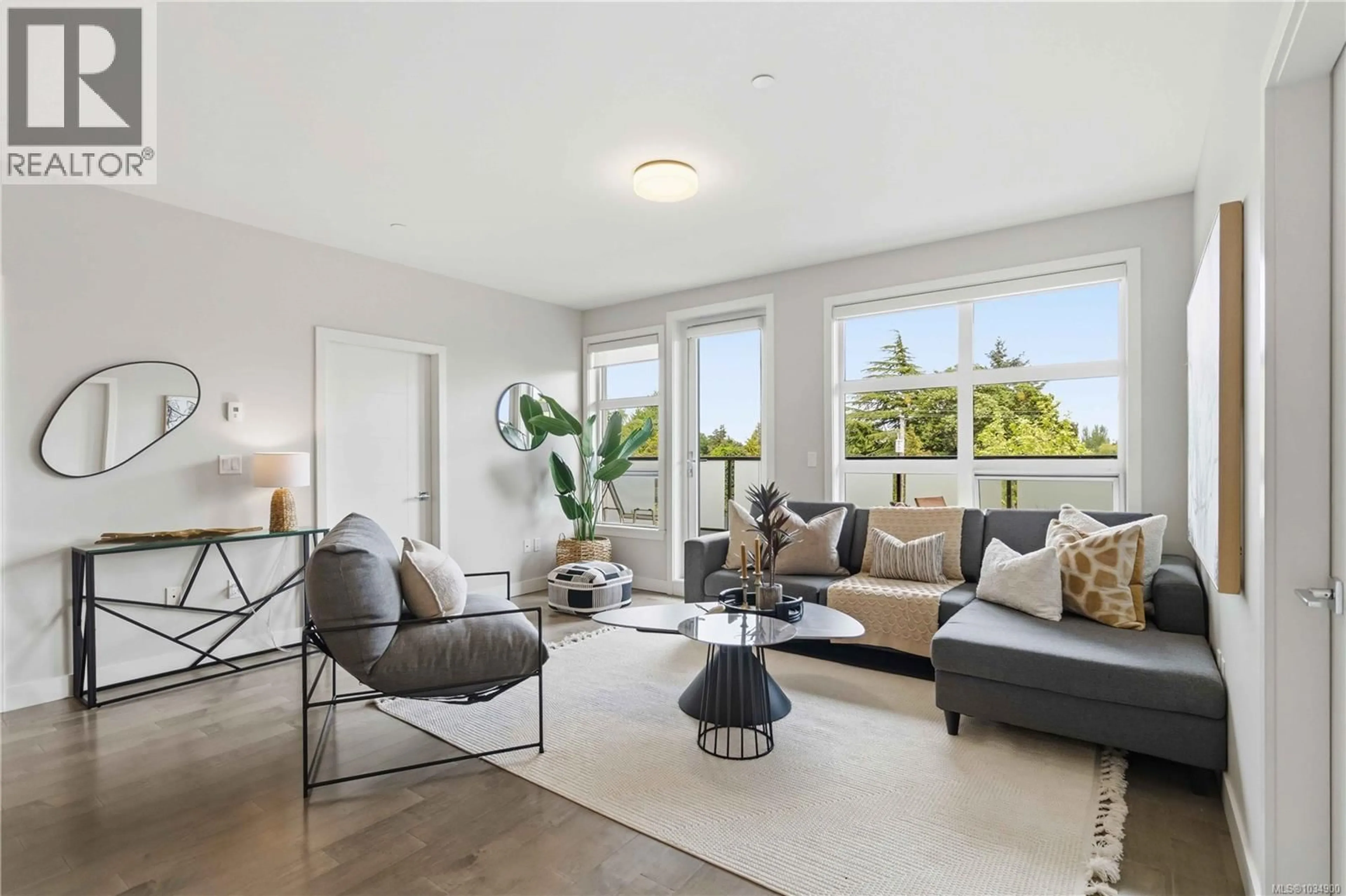 Living room with furniture, unknown for 301 - 4000 SHELBOURNE STREET, Saanich British Columbia V8N3E4