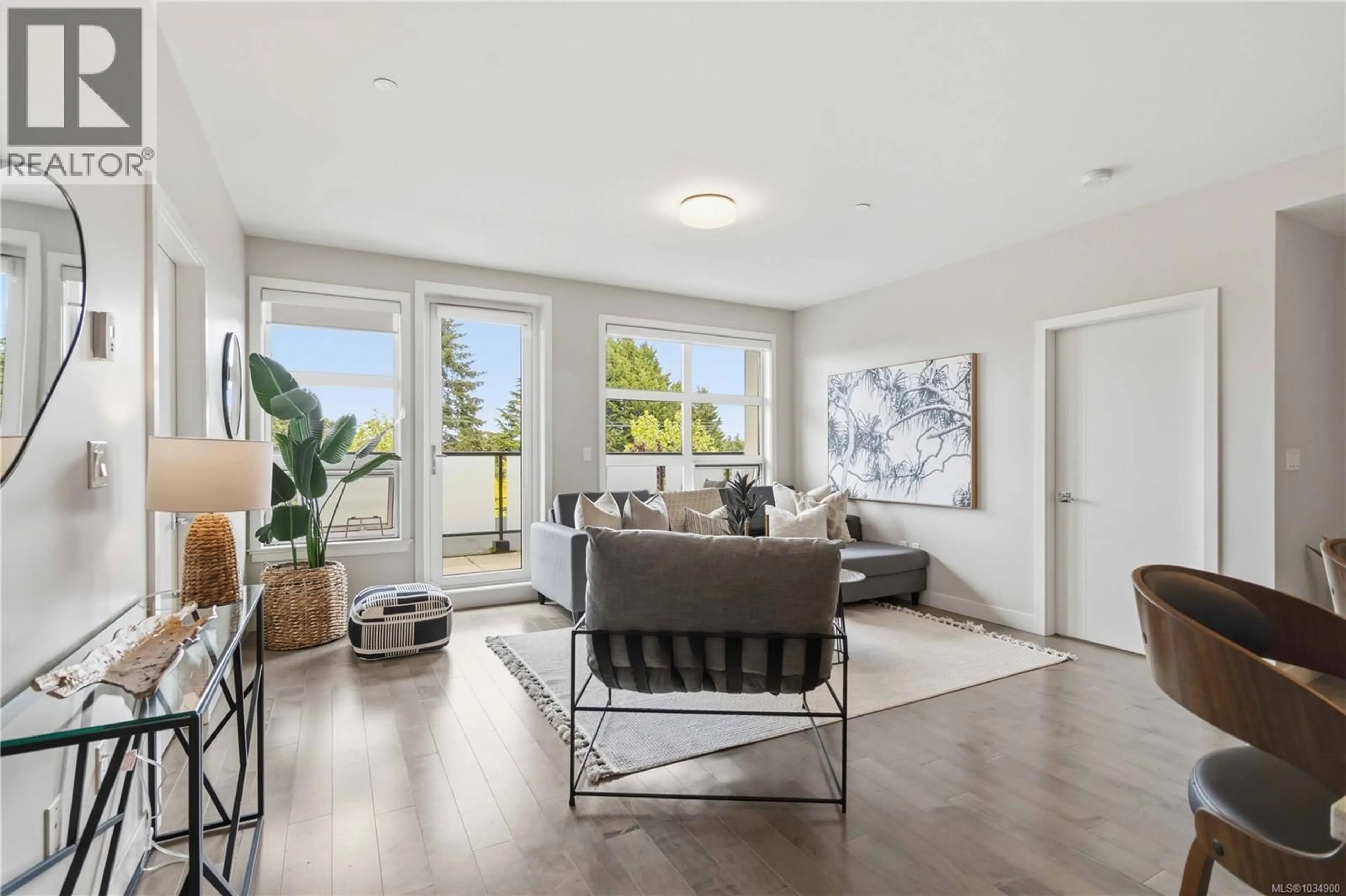 Living room with furniture, unknown for 301 - 4000 SHELBOURNE STREET, Saanich British Columbia V8N3E4