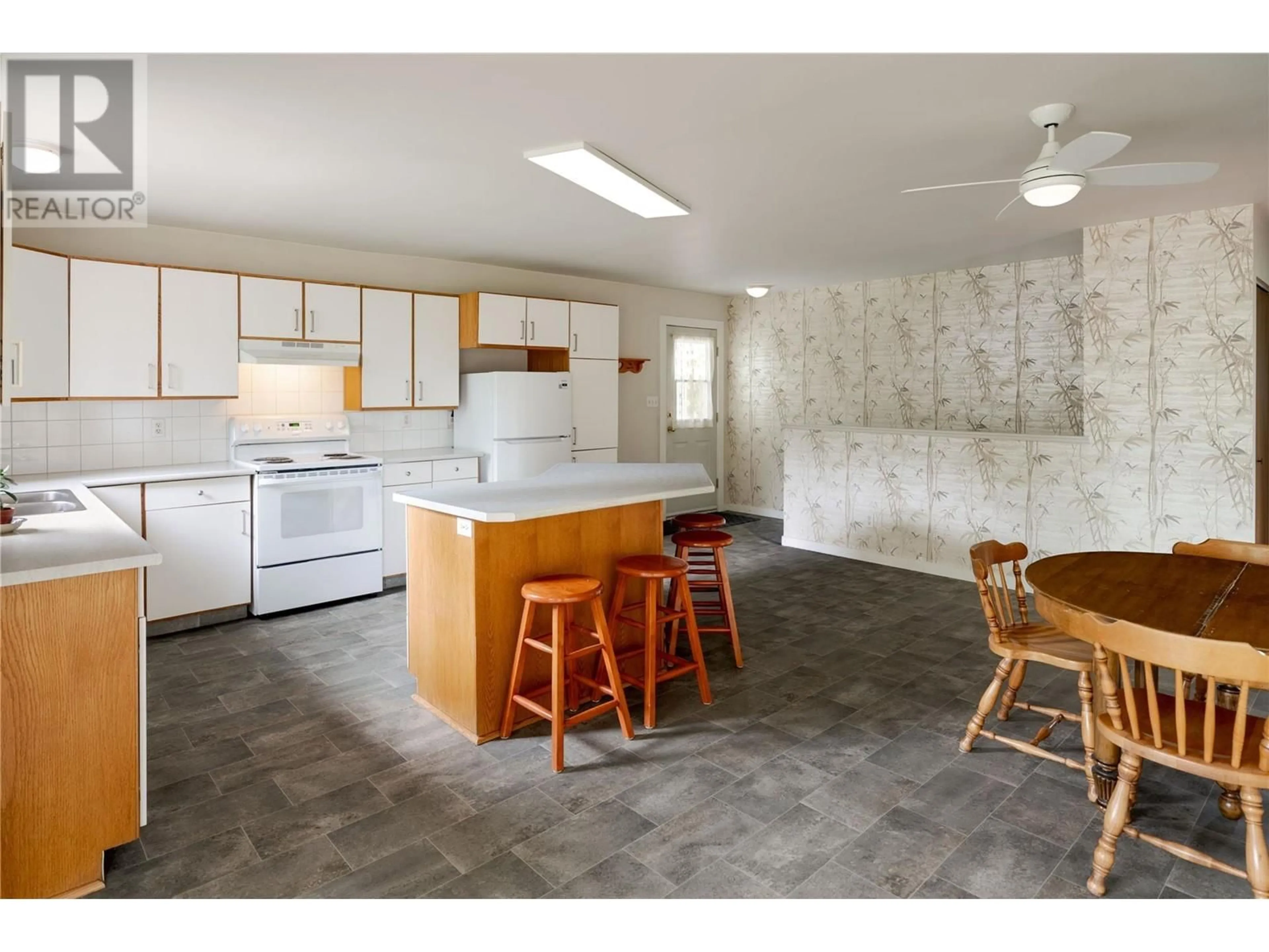 Unknown for 9231 GLENMORE ROAD, Lake Country British Columbia V4V1M8