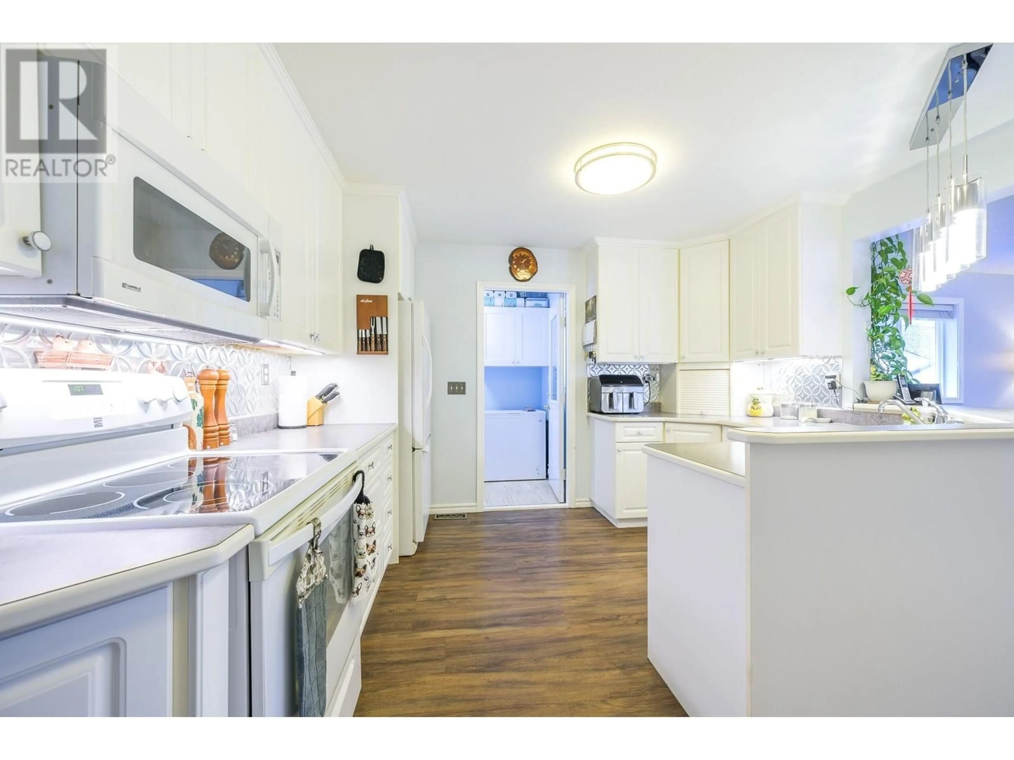 Standard kitchen, unknown for 270 VERNON AVENUE, Kamloops British Columbia V2B1L8