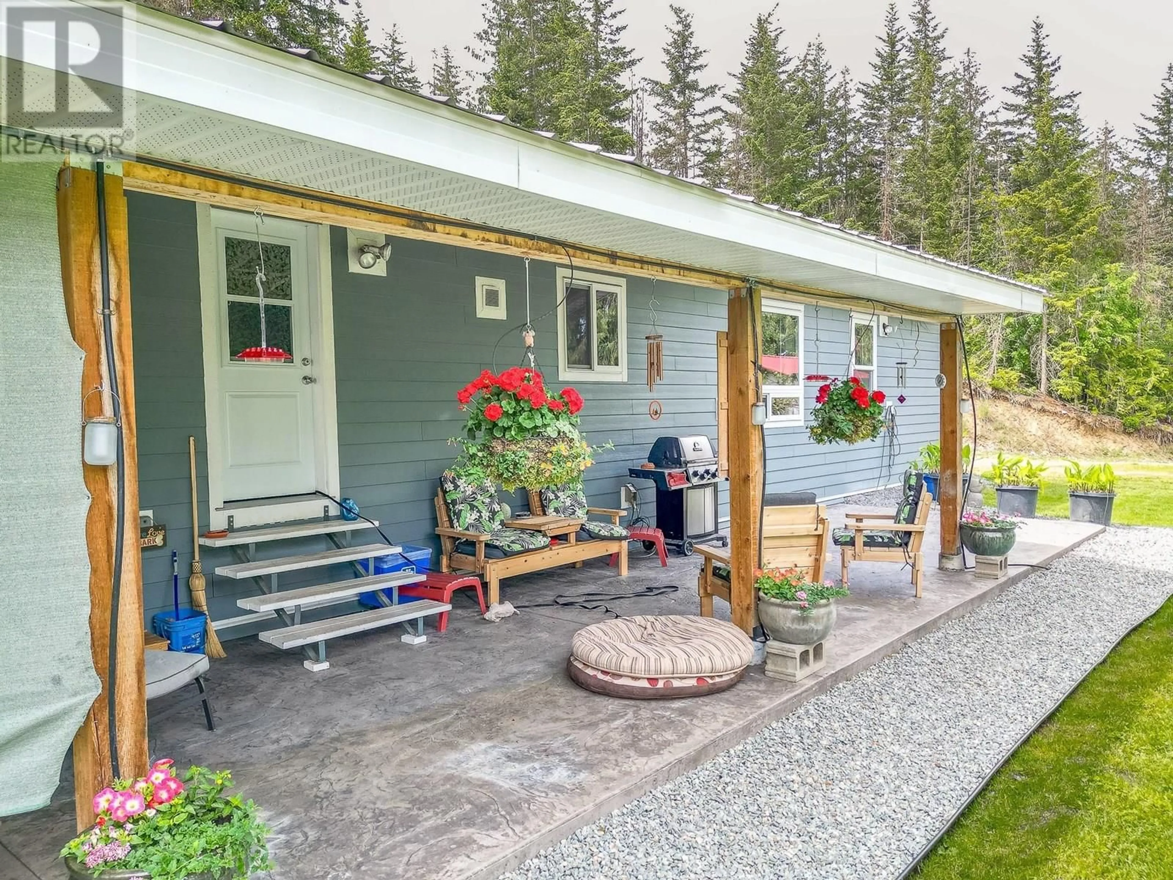 Patio, street for 645 CAPRI ROAD, Enderby British Columbia V0E1V3