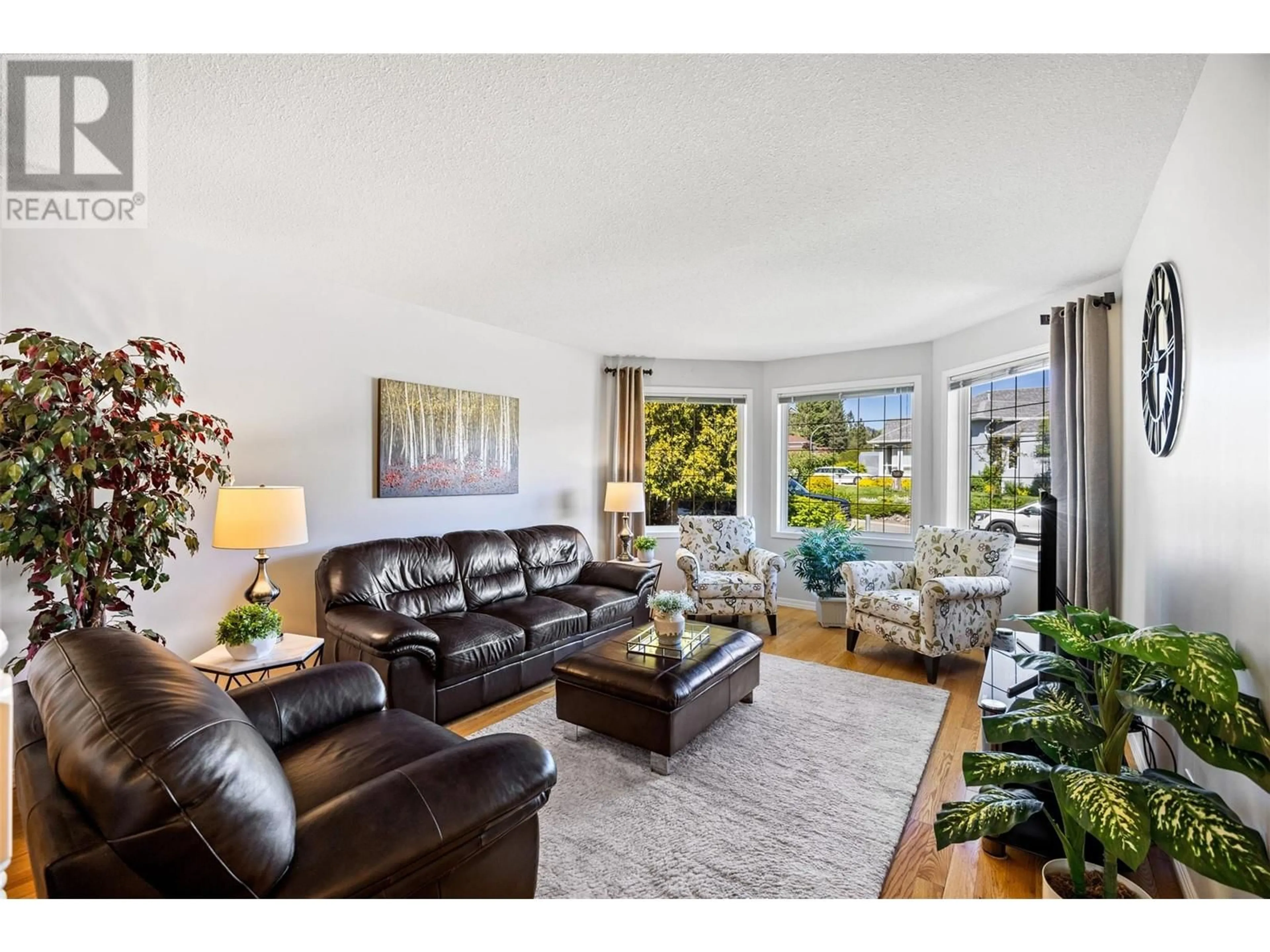 Living room with furniture, unknown for 1523 ASSINIBOINE ROAD, Kamloops British Columbia V2E2R1