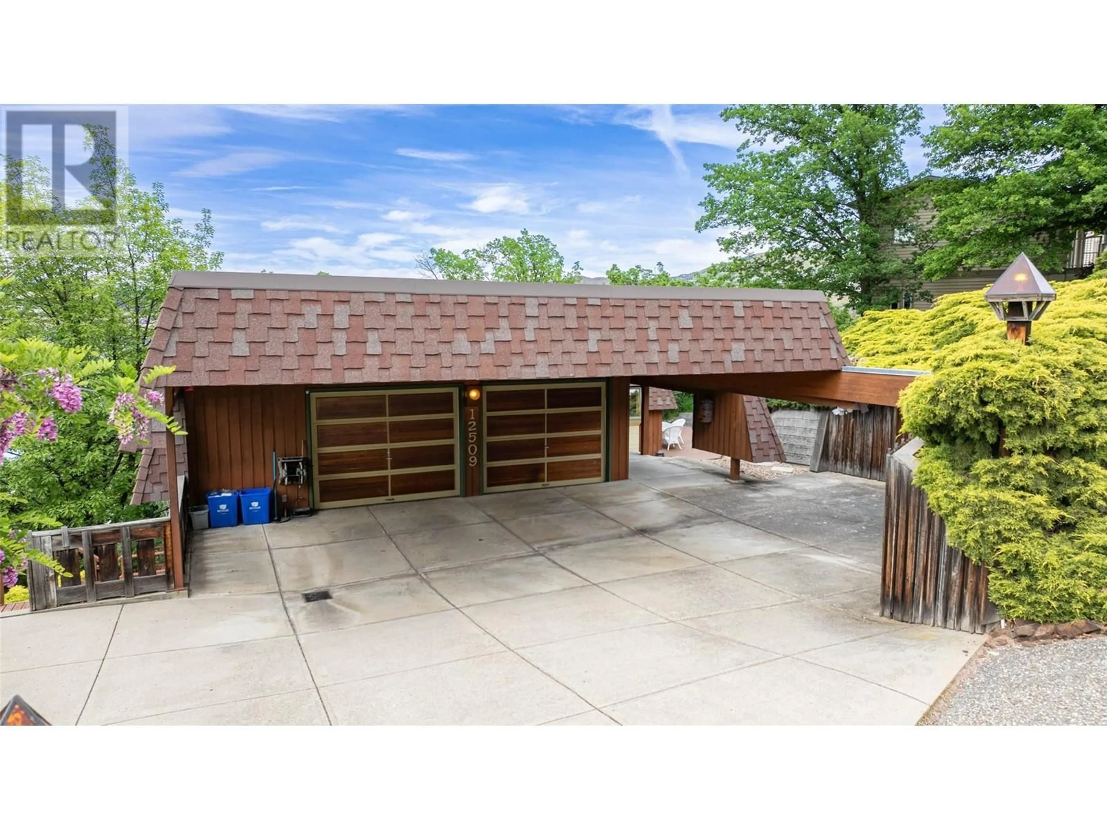 Indoor garage for 12509 KINLOCH DRIVE, Coldstream British Columbia V1B1C1