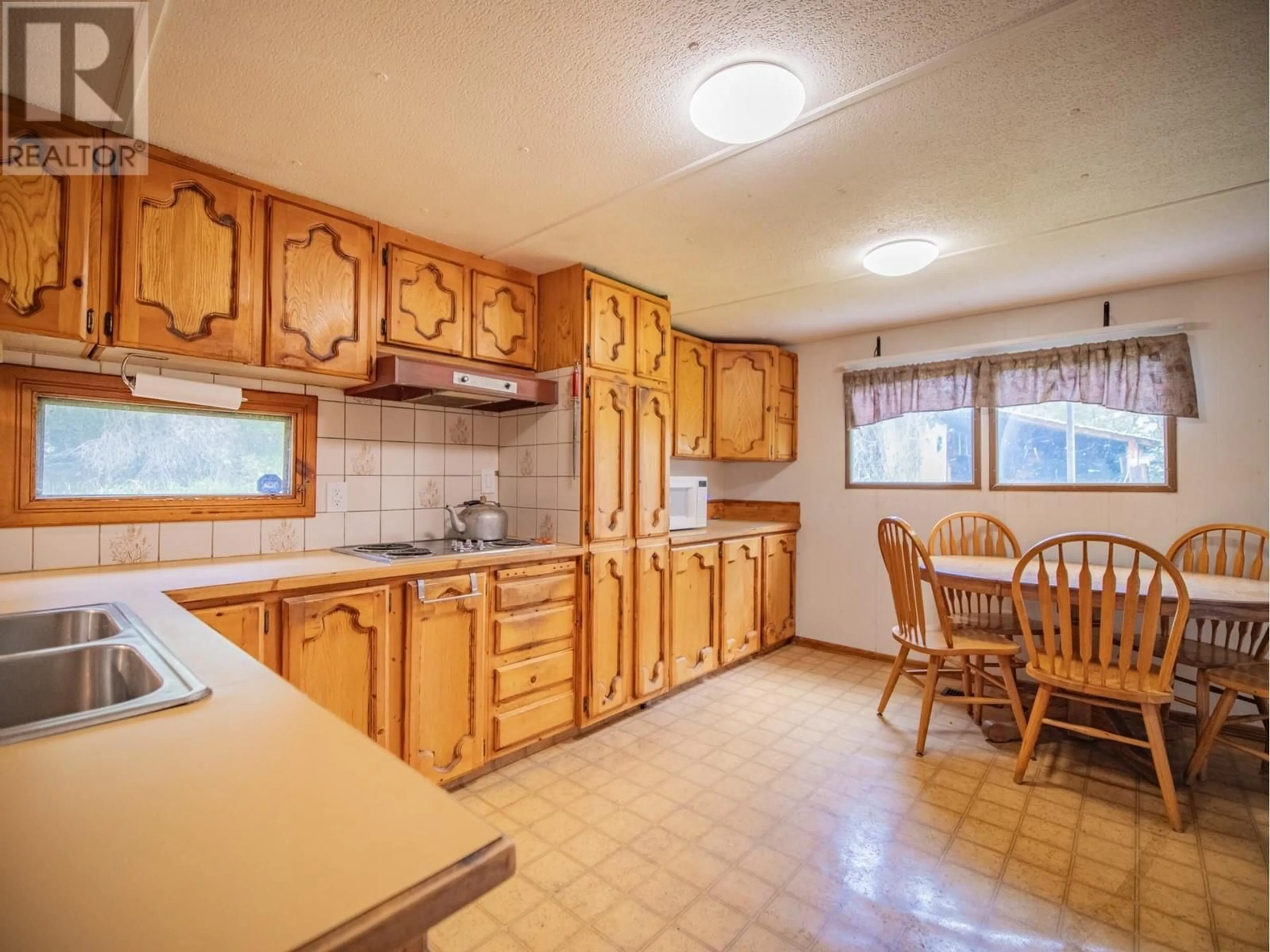 Standard kitchen, unknown for 3124 HOLBROOK ROAD, Kamloops British Columbia v0e3e1