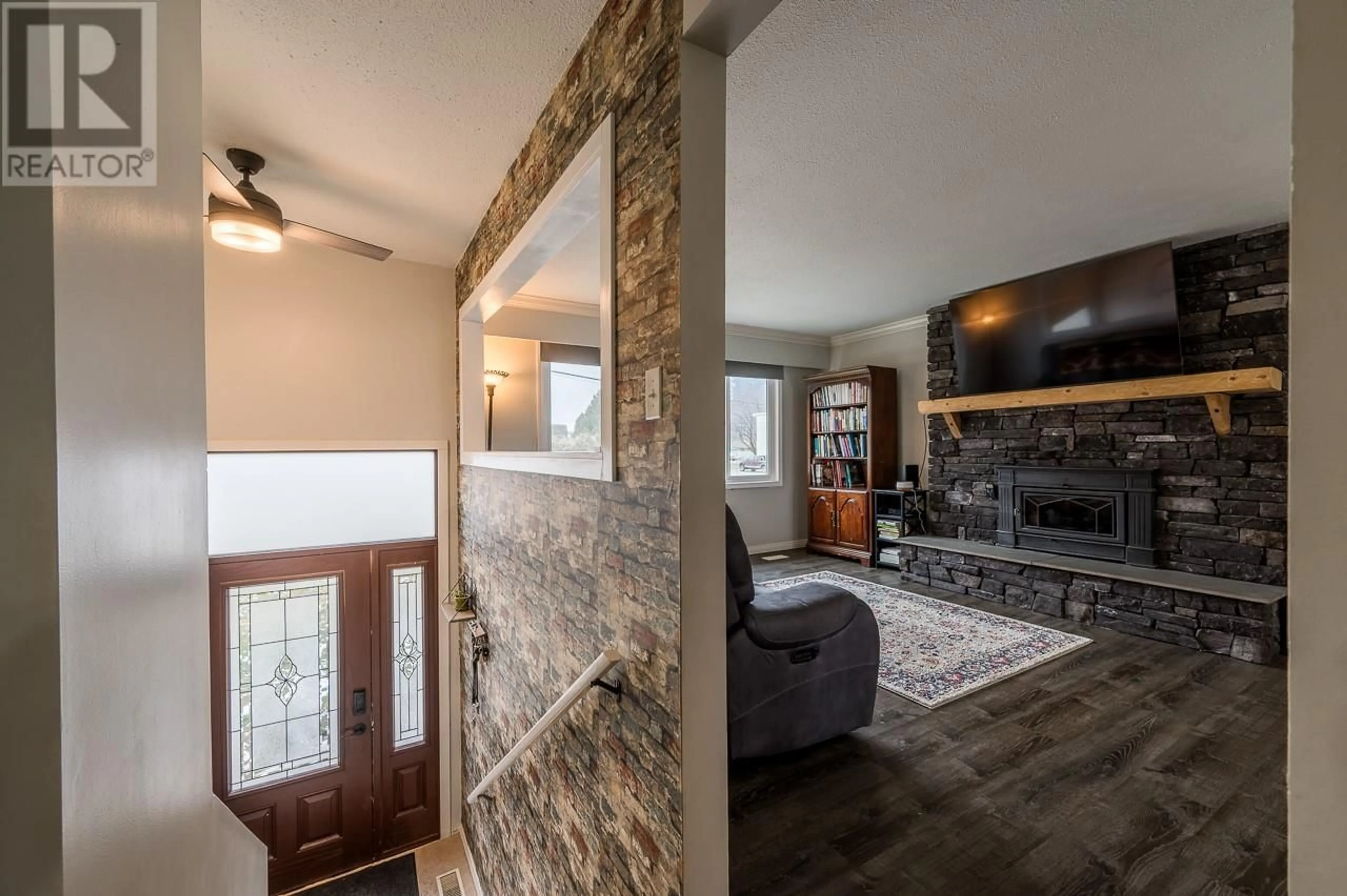 Indoor entryway for 1945 CURLEW ROAD, Kamloops British Columbia V2C4H6