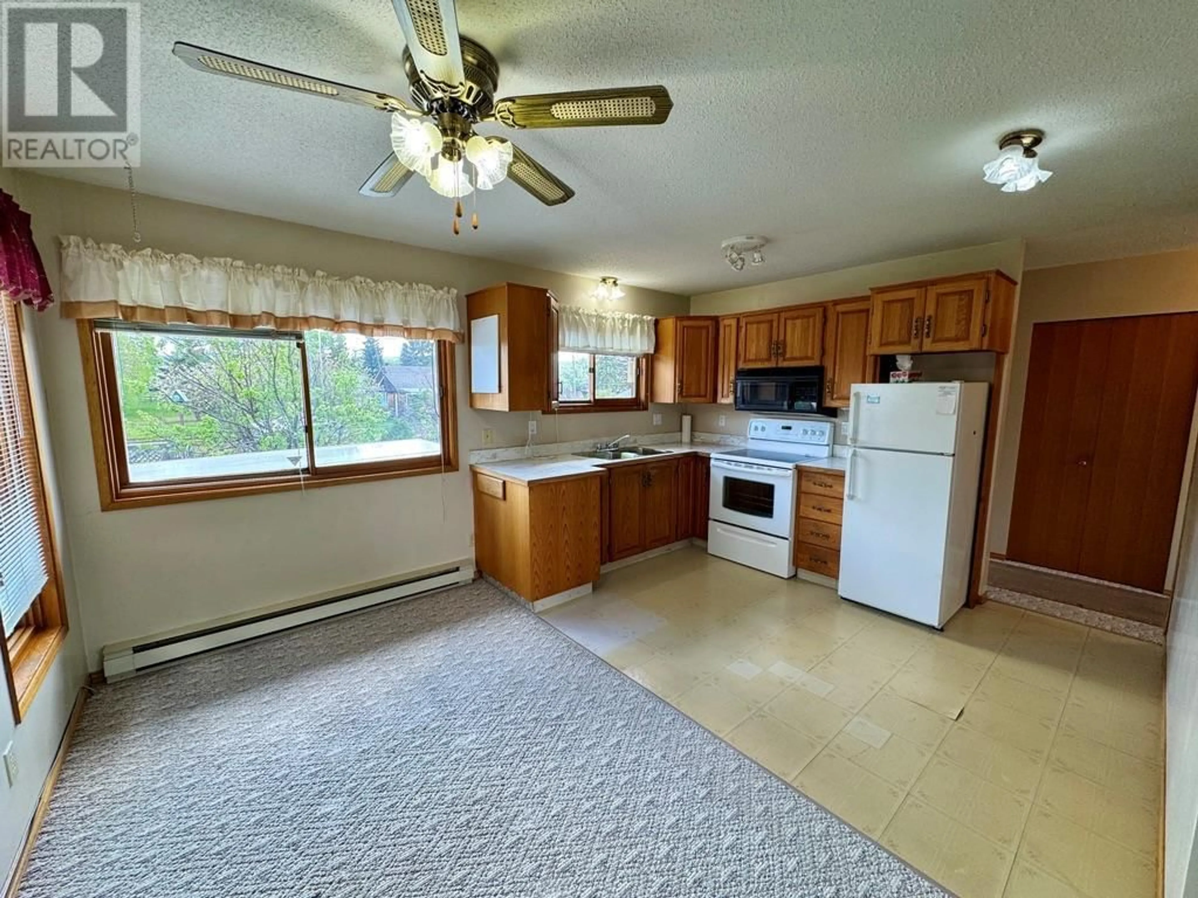 Standard kitchen, unknown for 913 119 AVENUE, Dawson Creek British Columbia V1G3H9