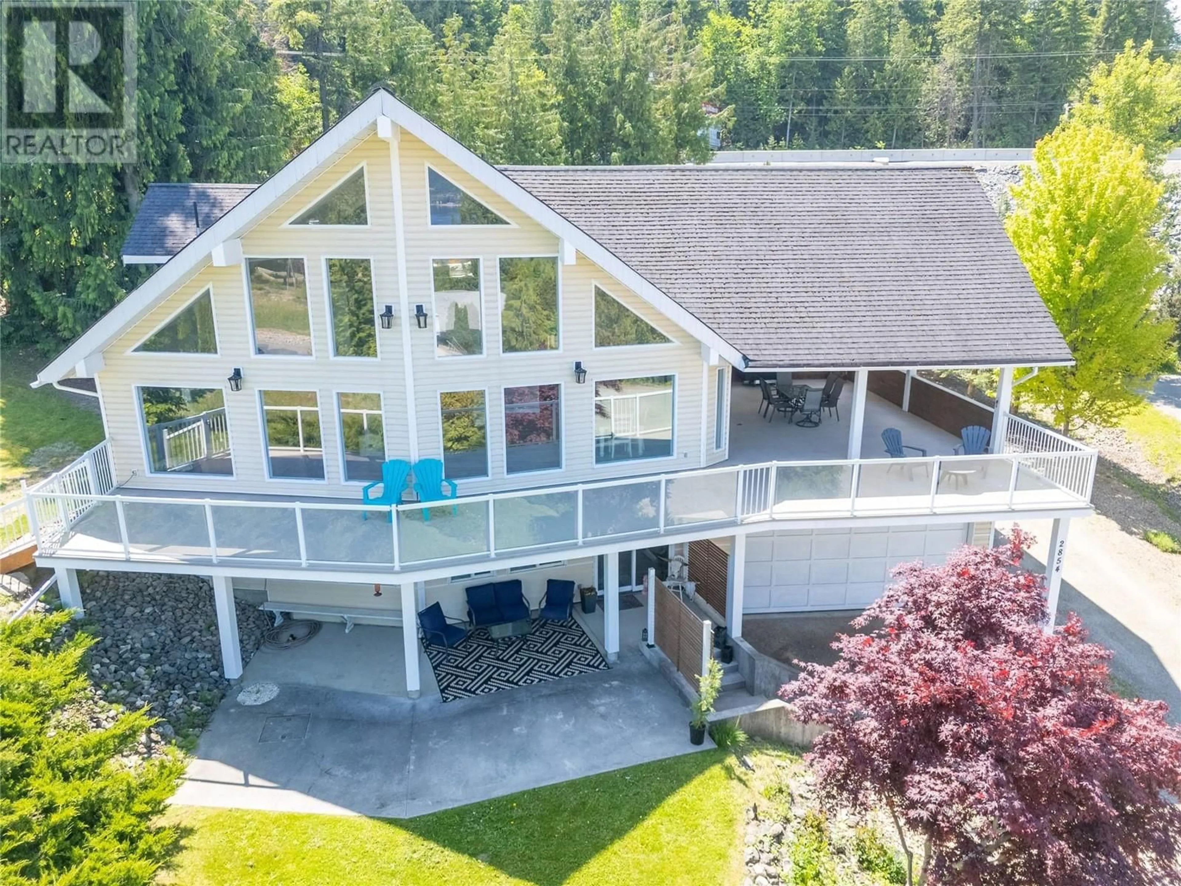 A pic from outside/outdoor area/front of a property/back of a property/a pic from drone, mountain view for 2854 WALSH ROAD, Sorrento British Columbia V0E2W1