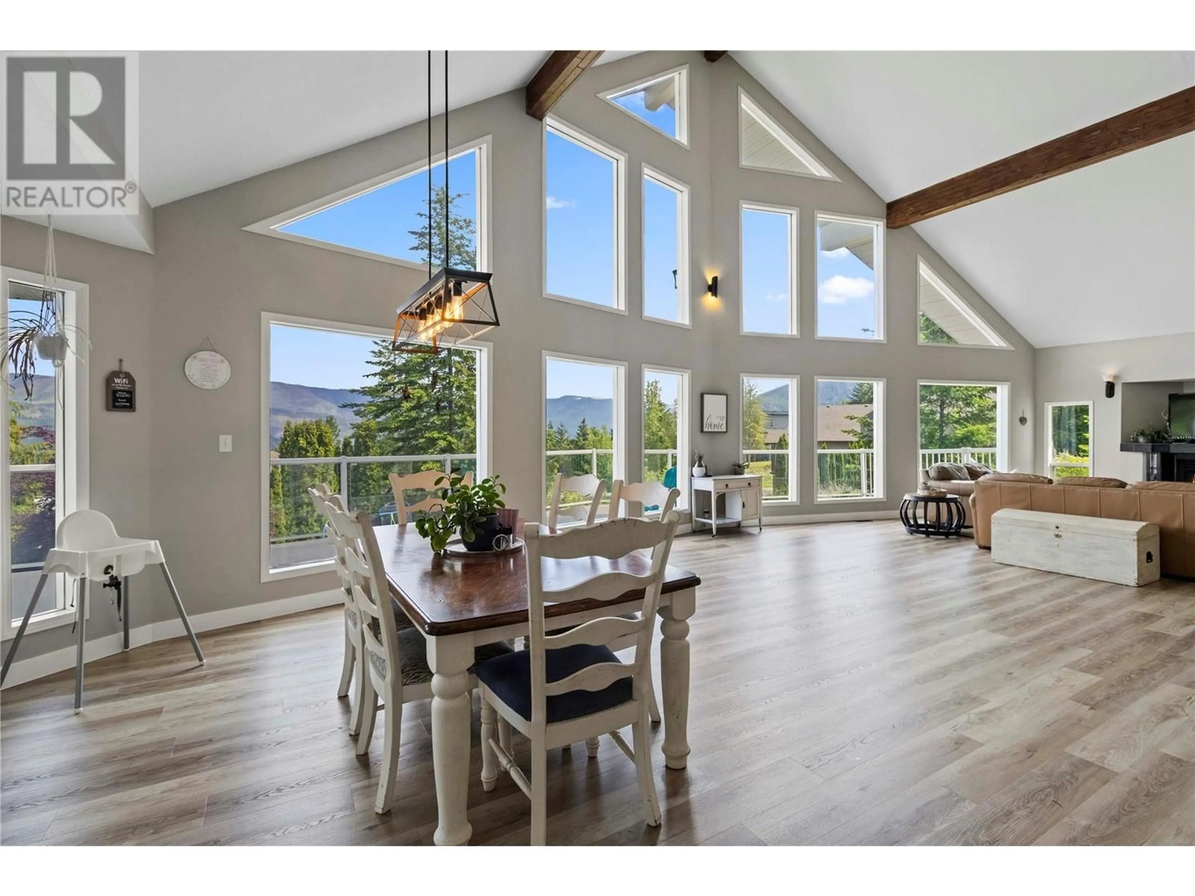 Open concept kitchen, wood/laminate floor for 2854 WALSH ROAD, Sorrento British Columbia V0E2W1