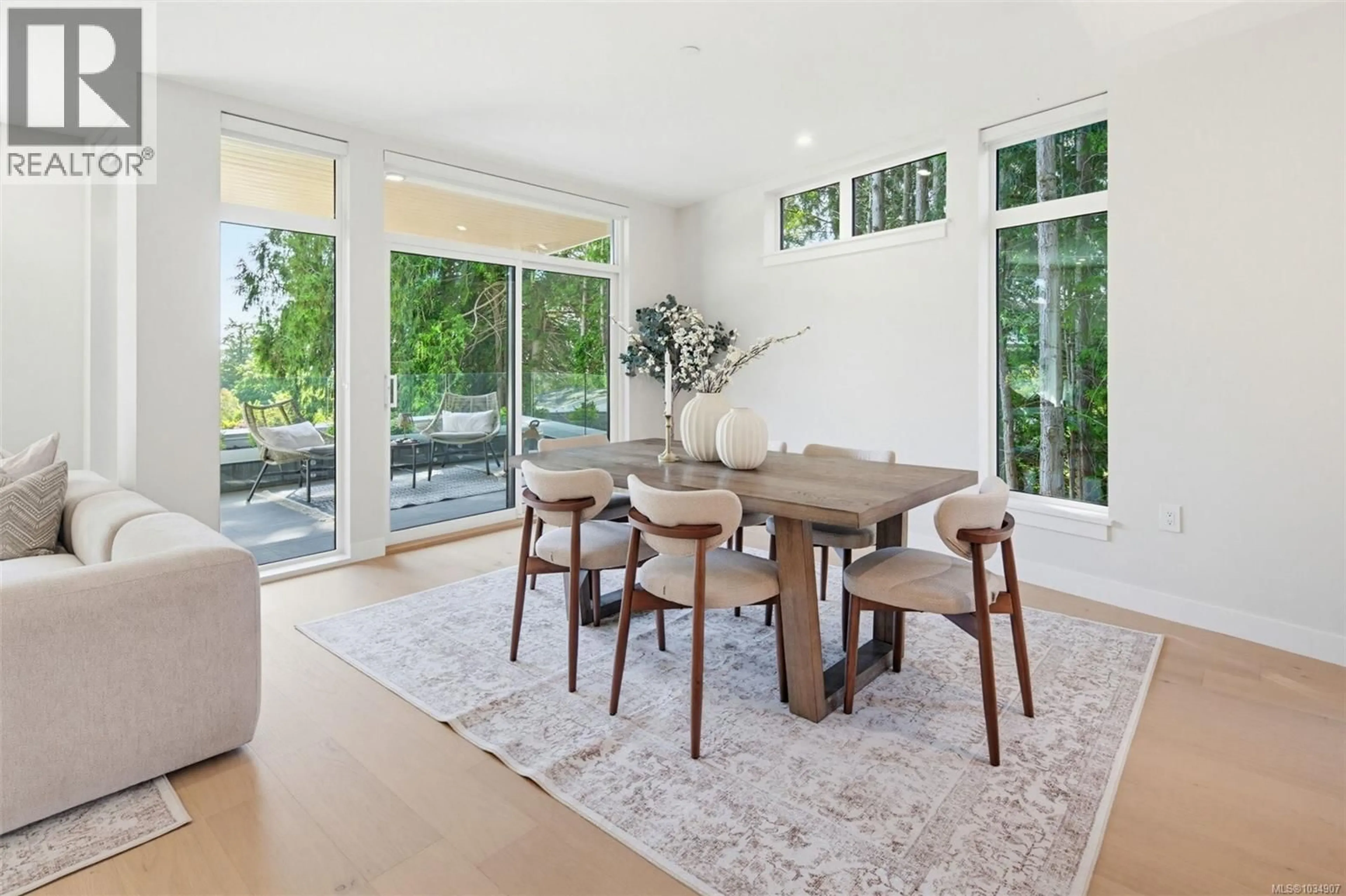 Dining room, unknown for 202 - 5229 CORDOVA BAY ROAD, Saanich British Columbia V8Y2L1