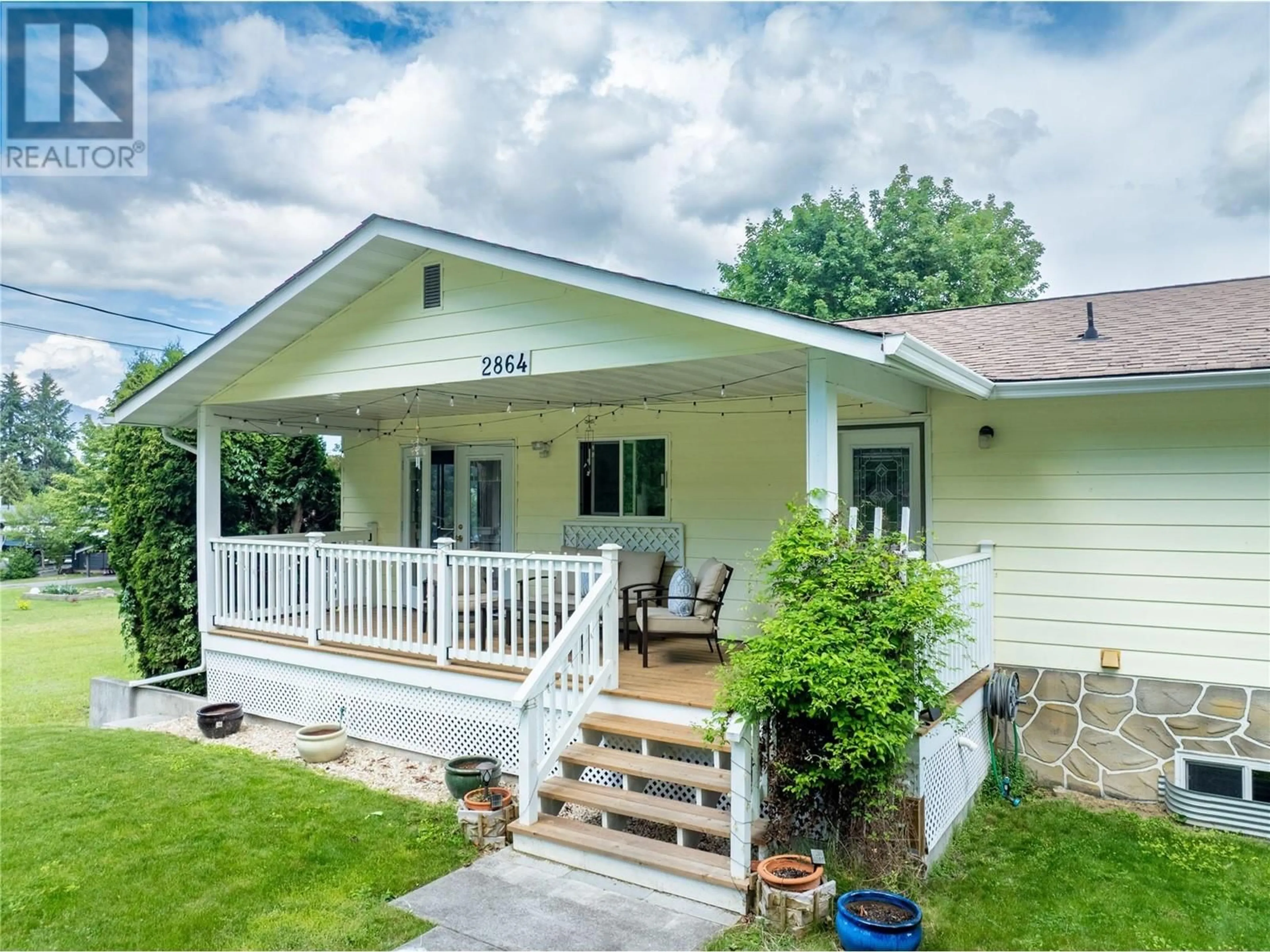Home with vinyl exterior material, street for 2864 LEISURE PLACE, Blind Bay British Columbia V0E1H1