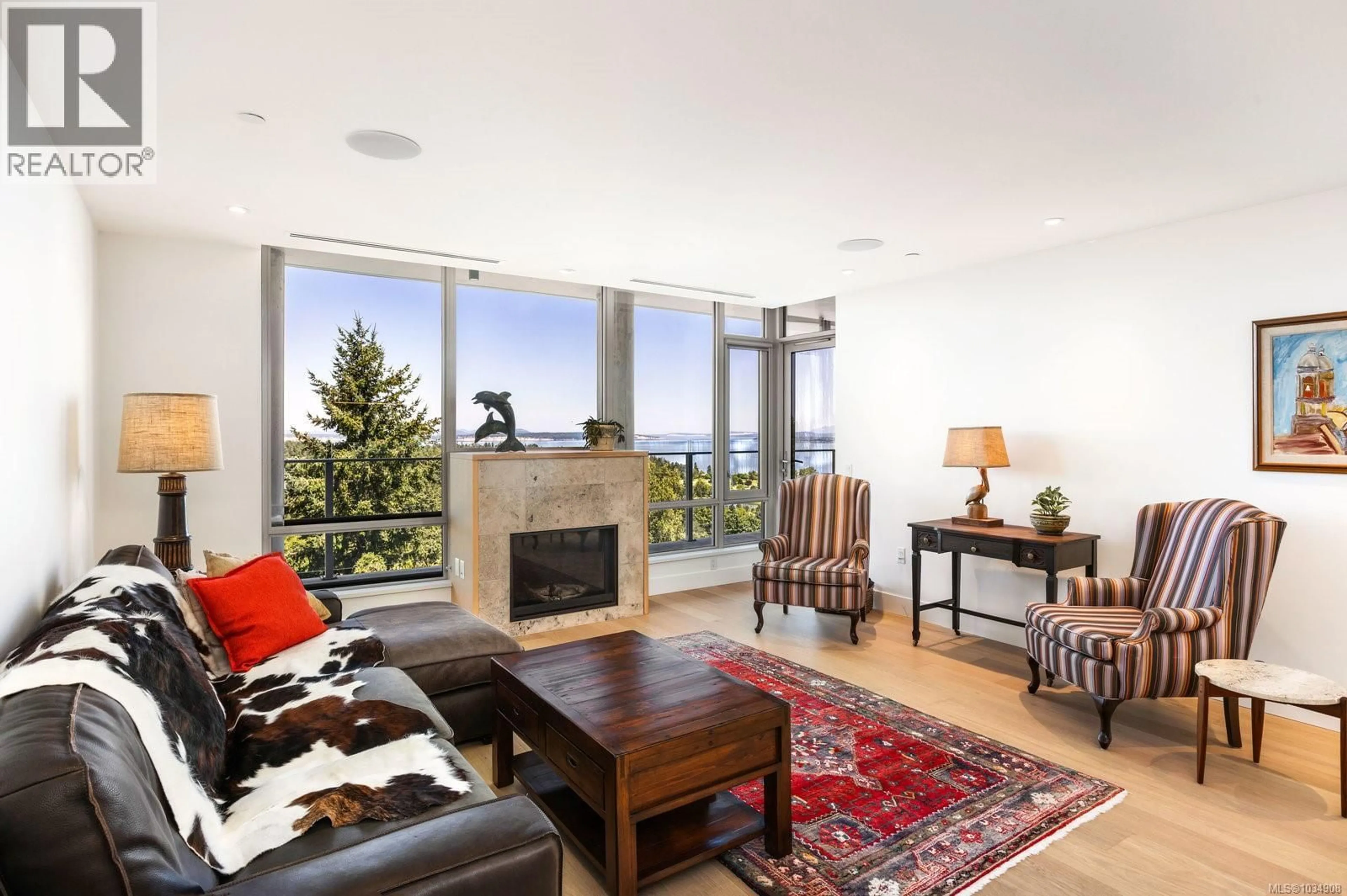 Living room with furniture, unknown for 602 - 5388 HILL RISE TERRACE, Saanich British Columbia V8Y3K3
