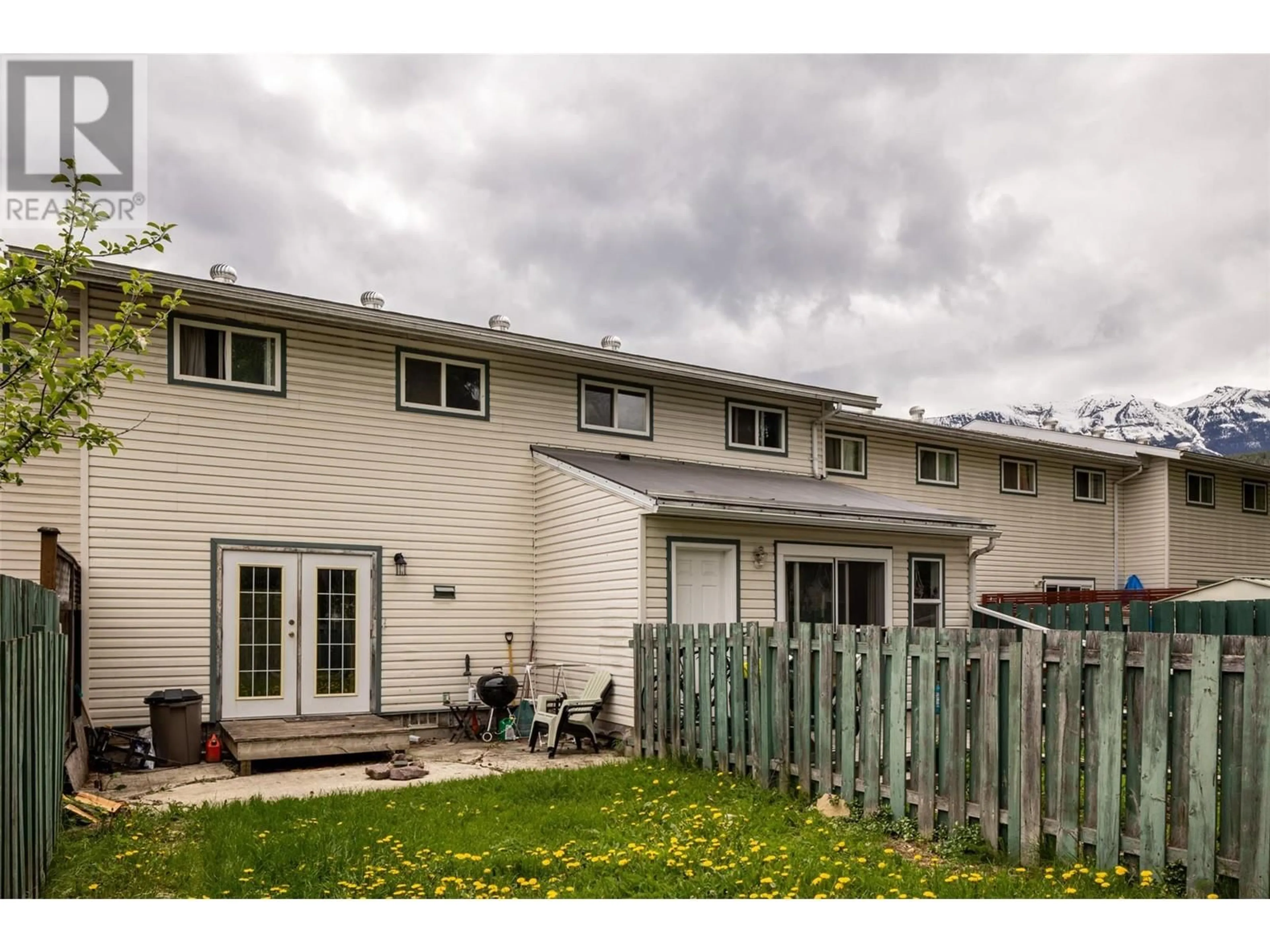 Patio, street for 16 - 400 5TH AVENUE NORTH, Golden British Columbia V0A1H0