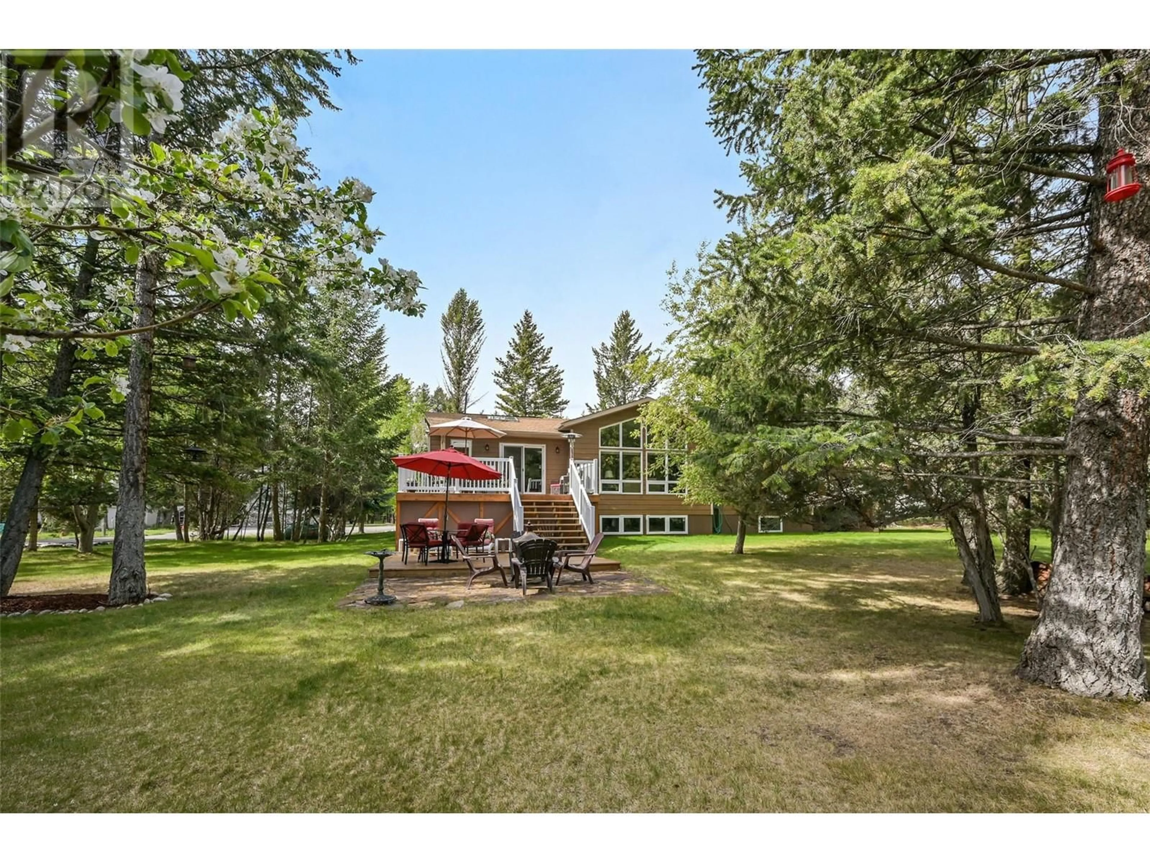 A pic from outside/outdoor area/front of a property/back of a property/a pic from drone, unknown for 4452 COLUMBIA VIEW ROAD, Columbia Lake British Columbia V0B1L2