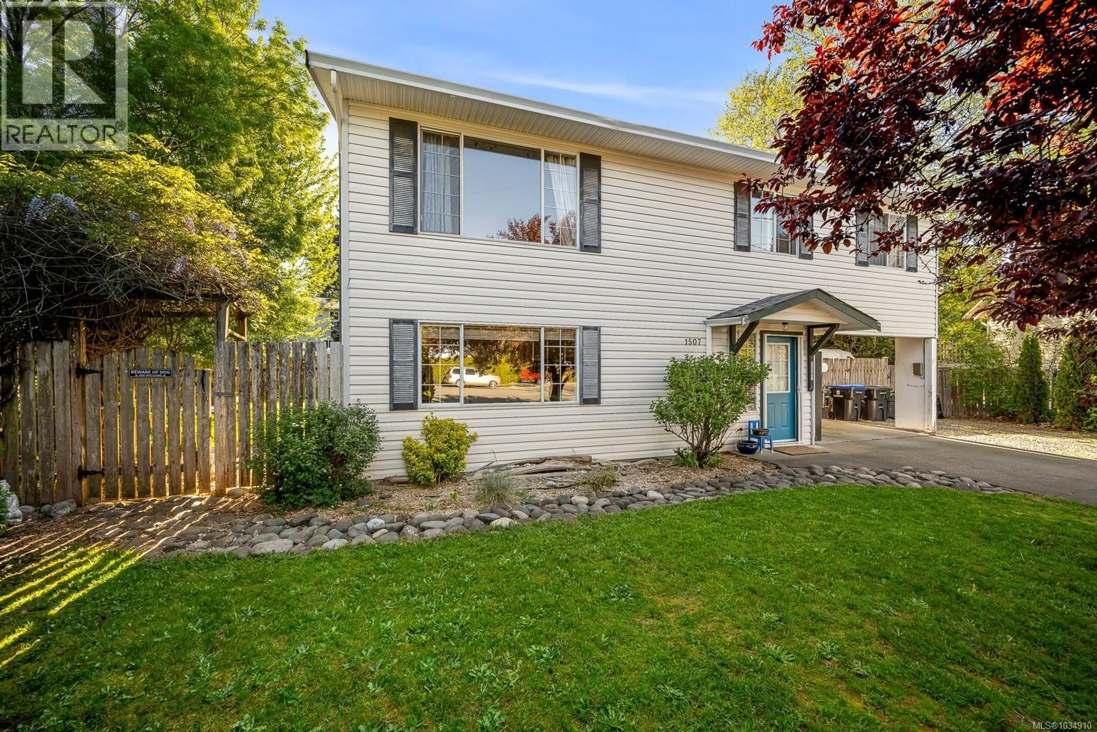 Home with vinyl exterior material, street for 1507 OSPREY PLACE, Courtenay British Columbia V9N7Y1