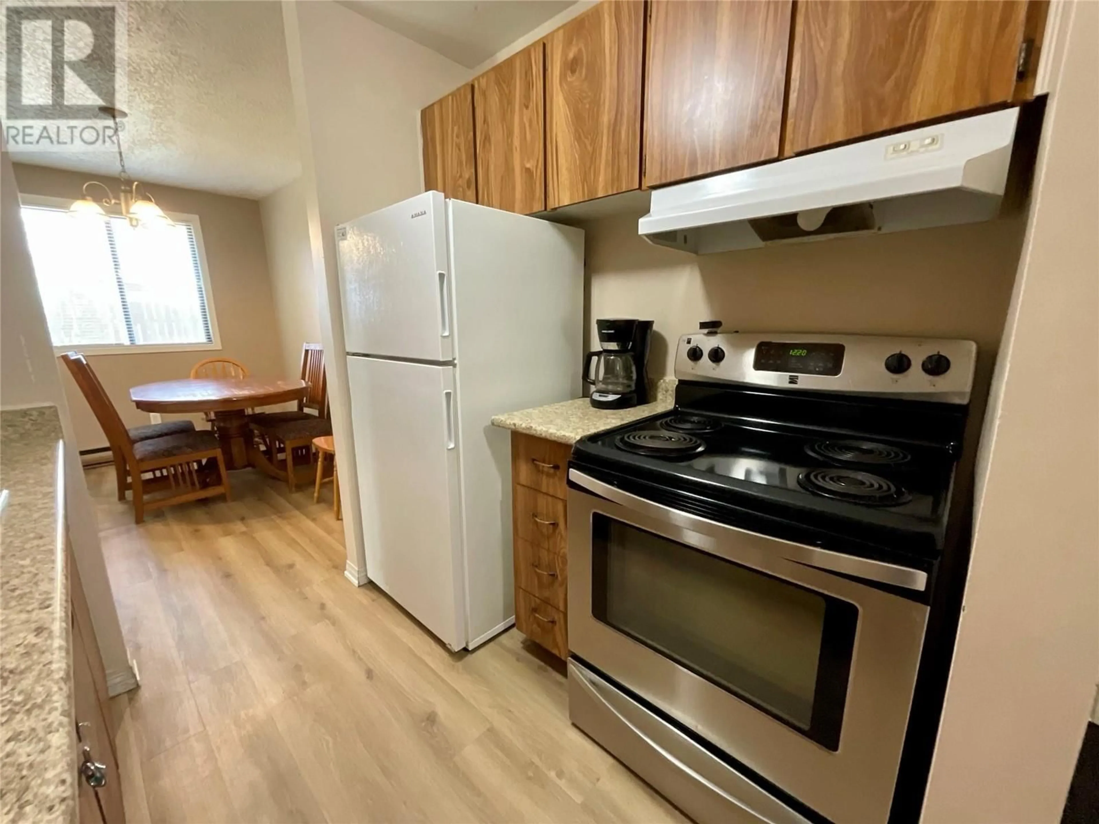 Standard kitchen, wood/laminate floor for 105 - 212 SPIEKER AVENUE, Tumbler Ridge British Columbia V0C2W0