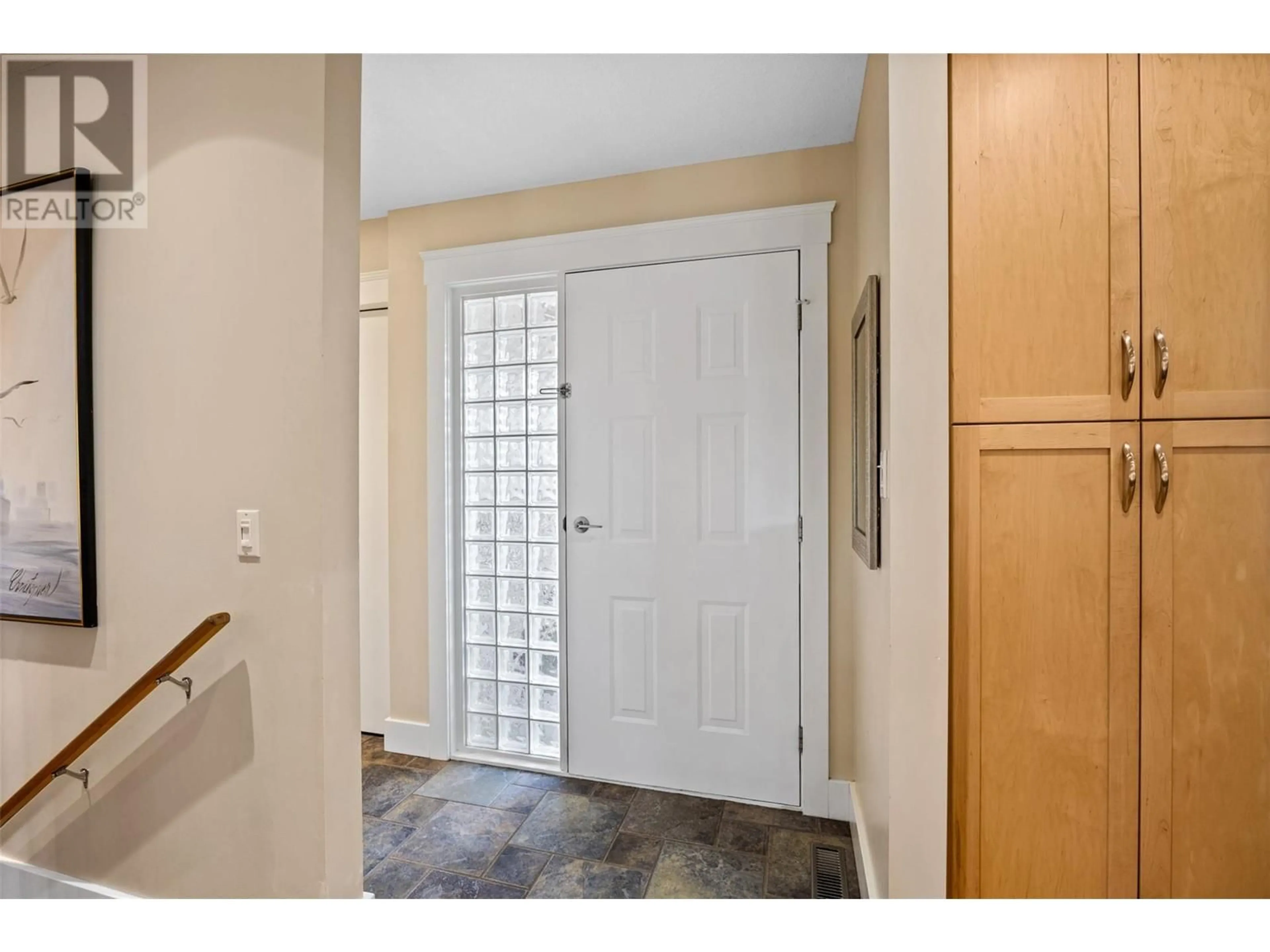 Indoor entryway for 2035 MONTEITH DRIVE, Kamloops British Columbia V2E2G5