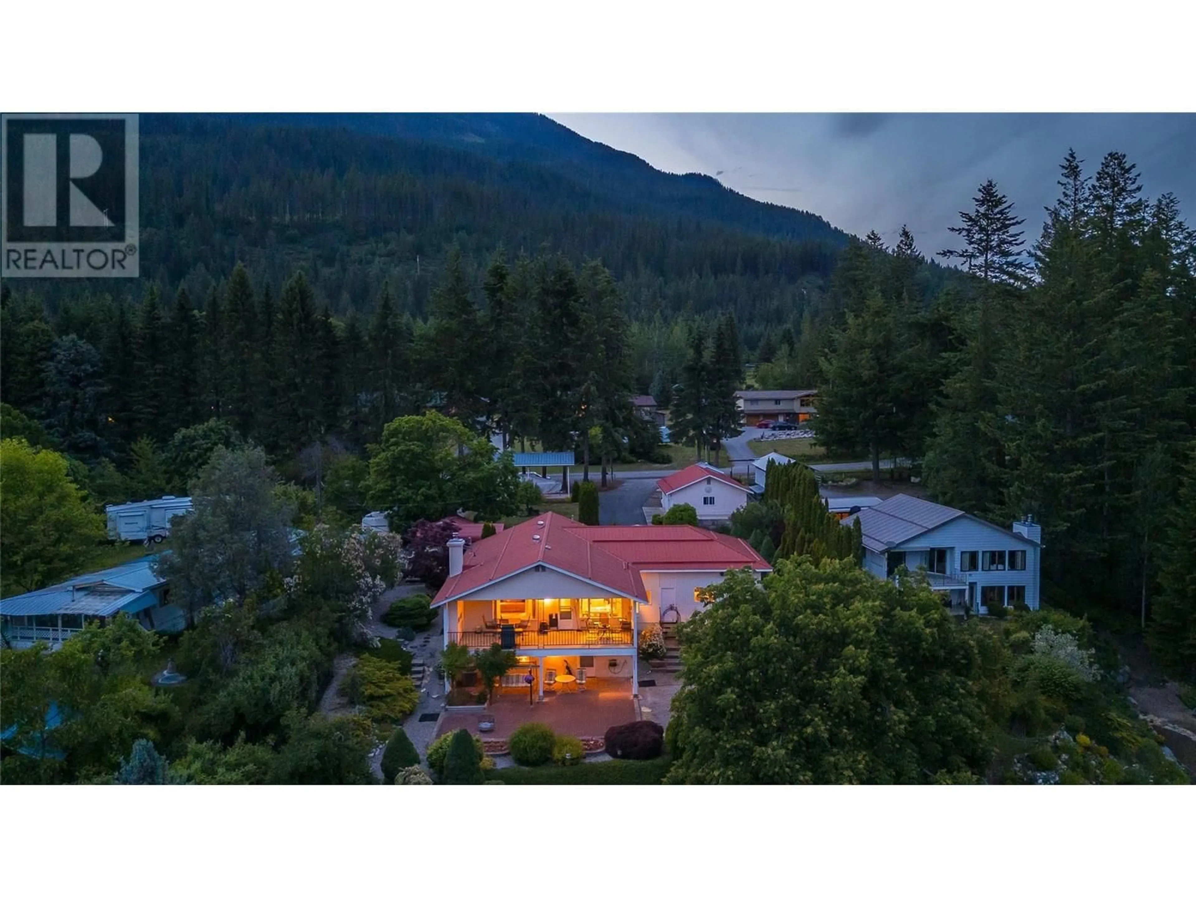 A pic from outside/outdoor area/front of a property/back of a property/a pic from drone, mountain view for 7566 UPPER BALFOUR ROAD, Balfour British Columbia V1L7E6