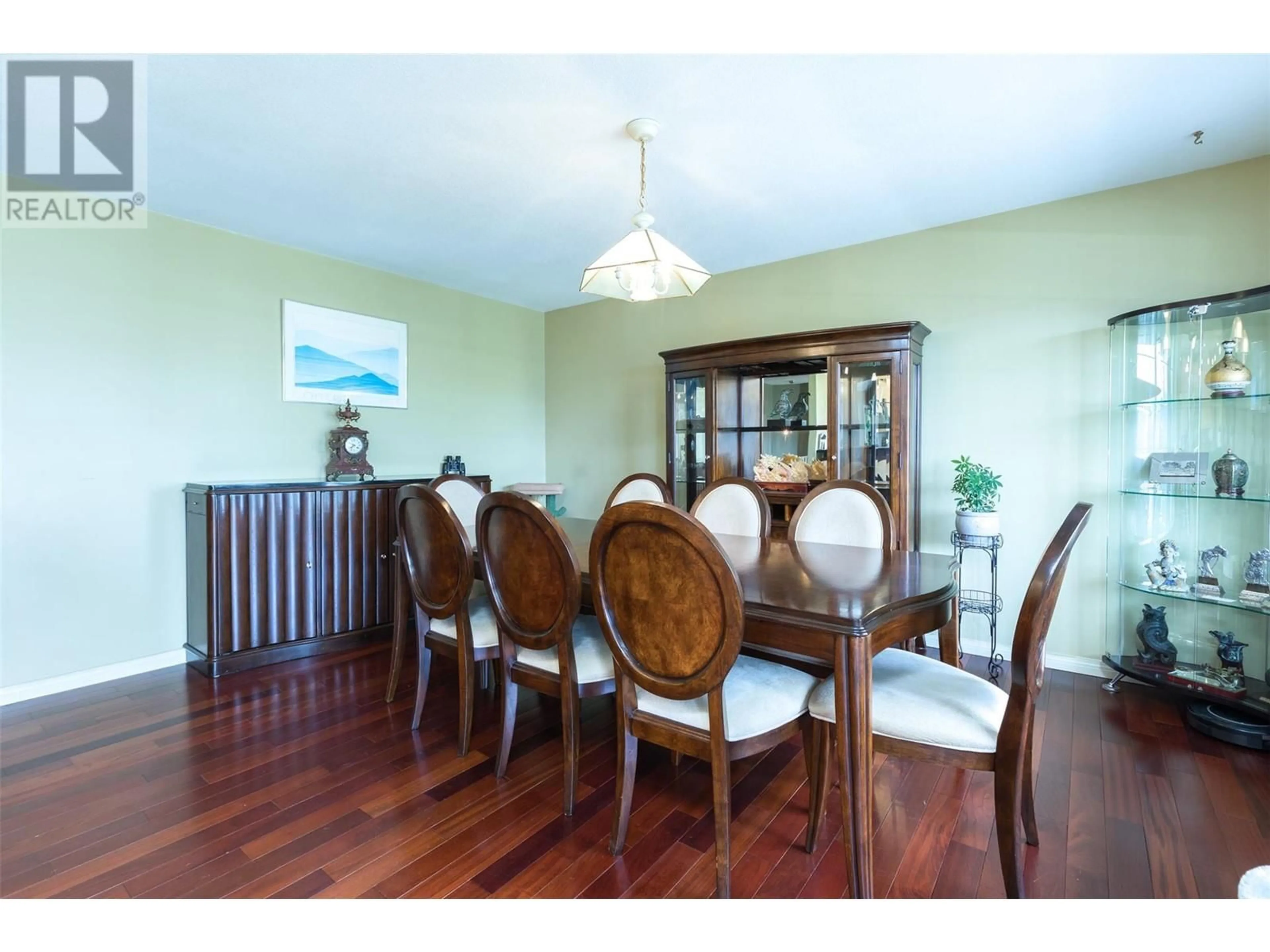Dining room, wood/laminate floor for 1201 TREVOR DRIVE, West Kelowna British Columbia V1Z1R5
