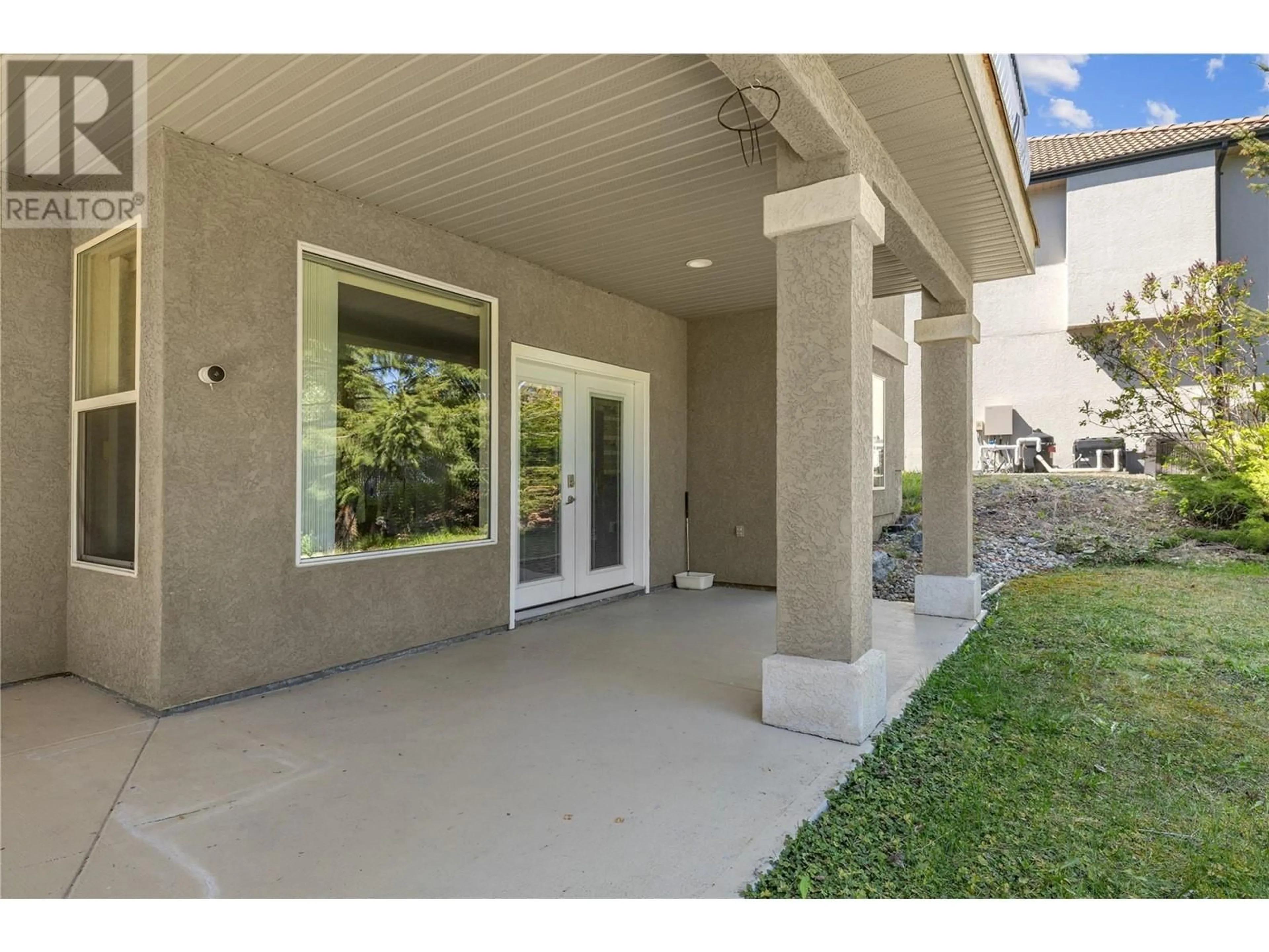 Indoor entryway for 103 - 1950 CAPISTRANO DRIVE, Kelowna British Columbia V1V2N7