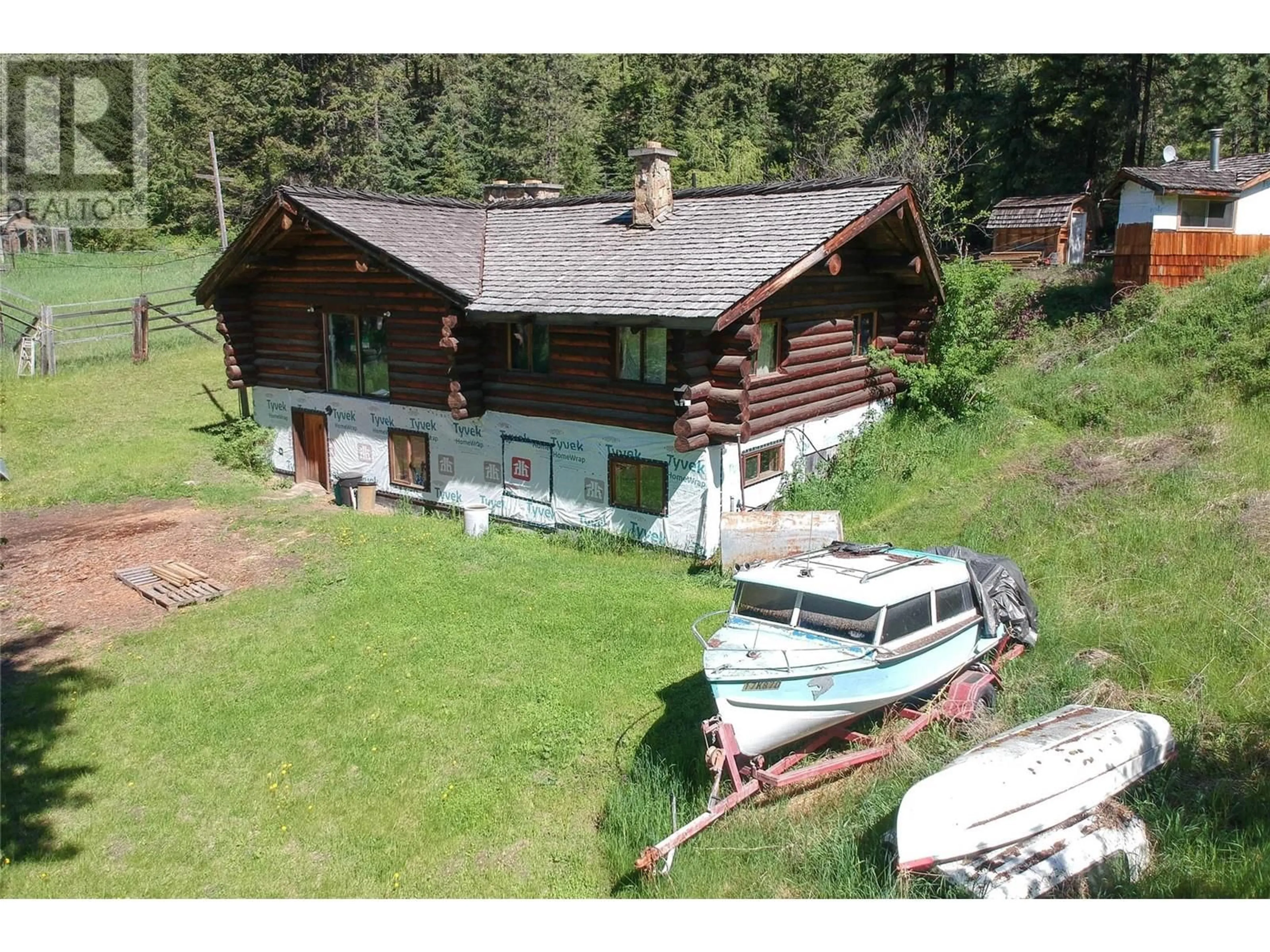 A pic from outside/outdoor area/front of a property/back of a property/a pic from drone, unknown for 571 CREIGHTON VALLEY ROAD, Lumby British Columbia V0E2G1