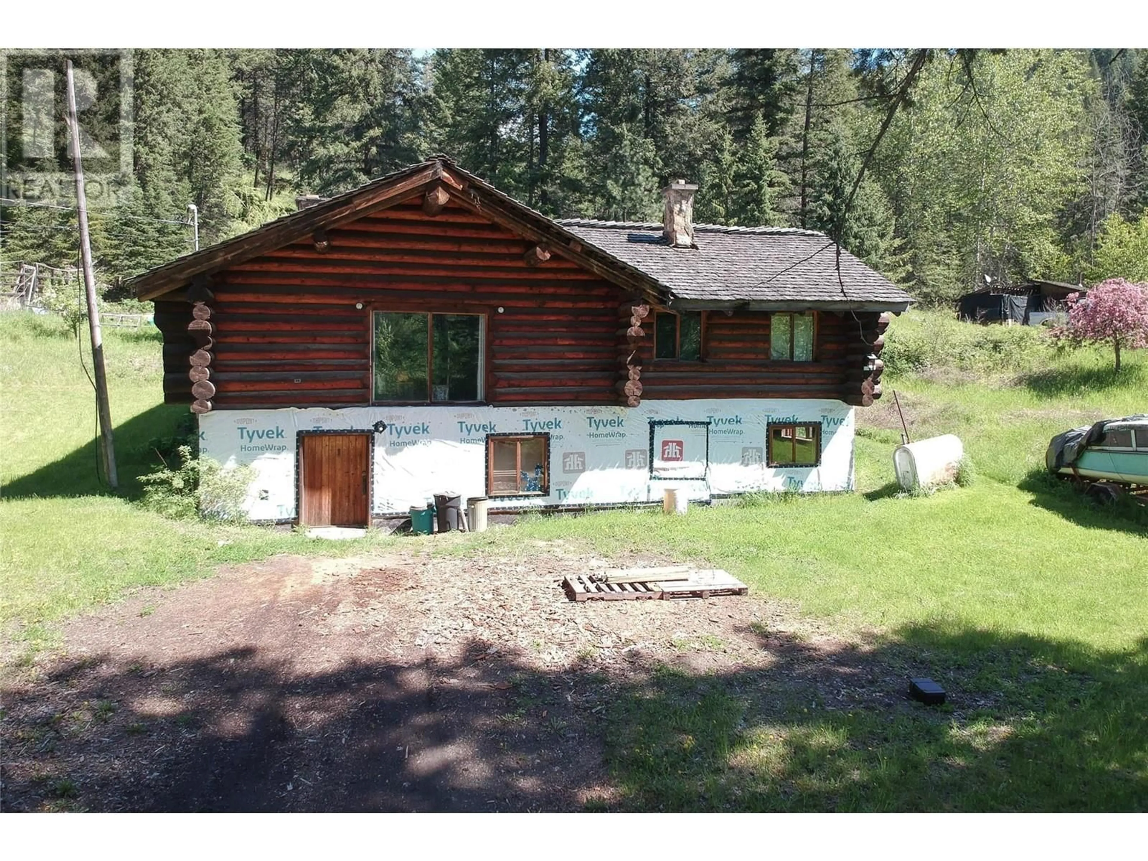 A pic from outside/outdoor area/front of a property/back of a property/a pic from drone, unknown for 571 CREIGHTON VALLEY ROAD, Lumby British Columbia V0E2G1