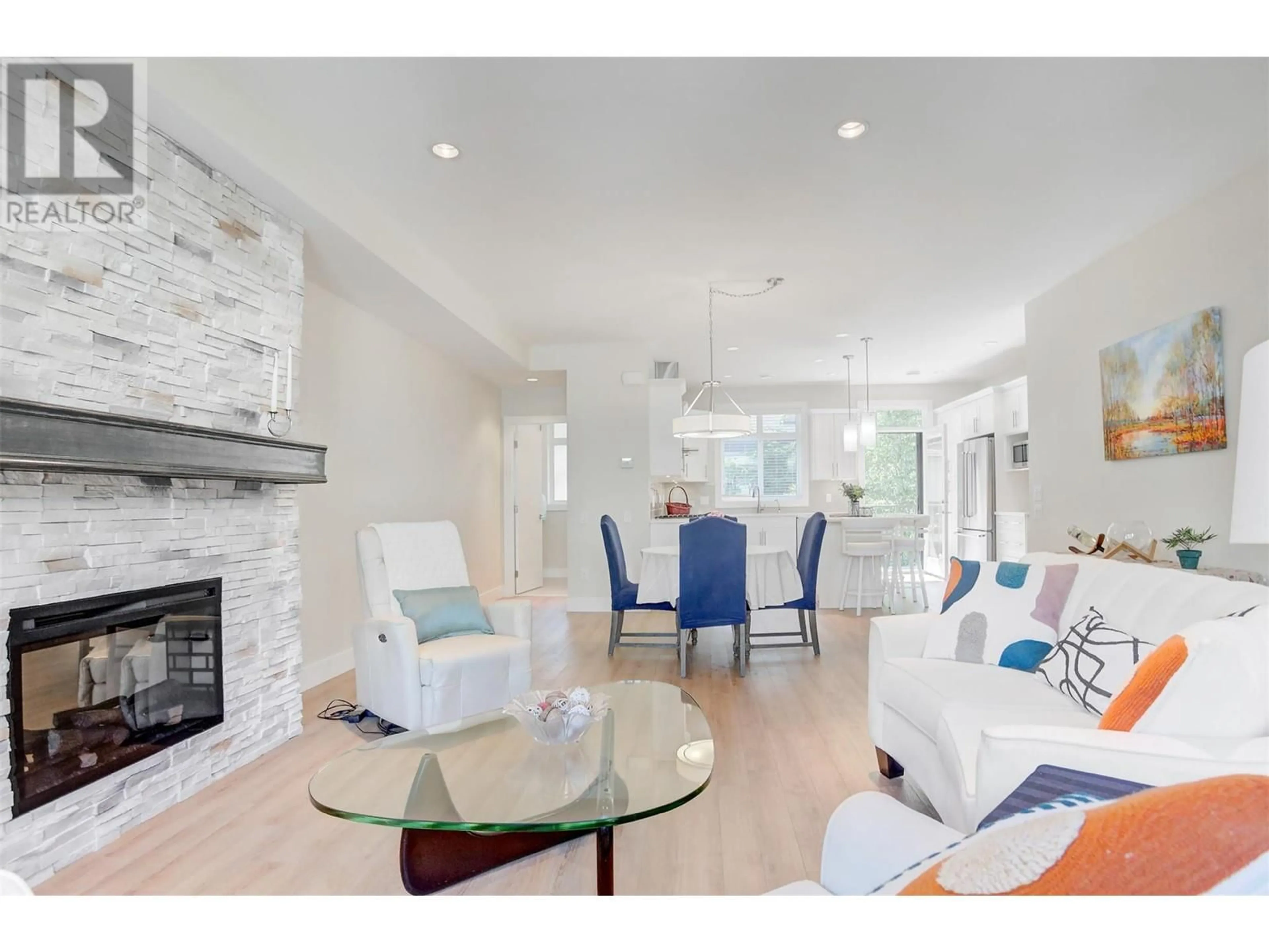 Living room with furniture, unknown for 51 - 1102 CAMERON AVENUE, Kelowna British Columbia V1Y0B2