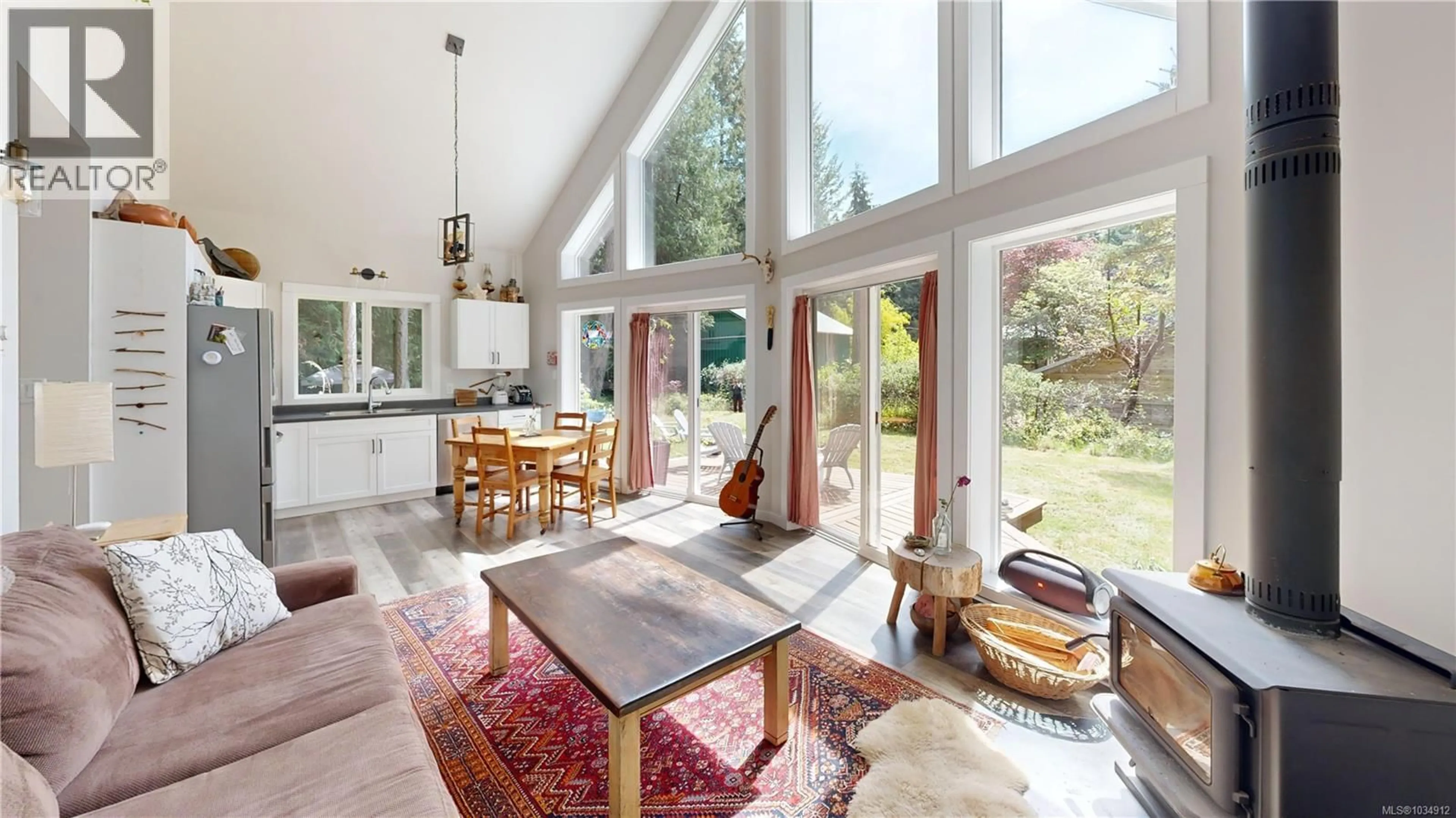 Open concept kitchen, ceramic/tile floor for 883 MARY ROAD, Gabriola Island British Columbia V0R1X3
