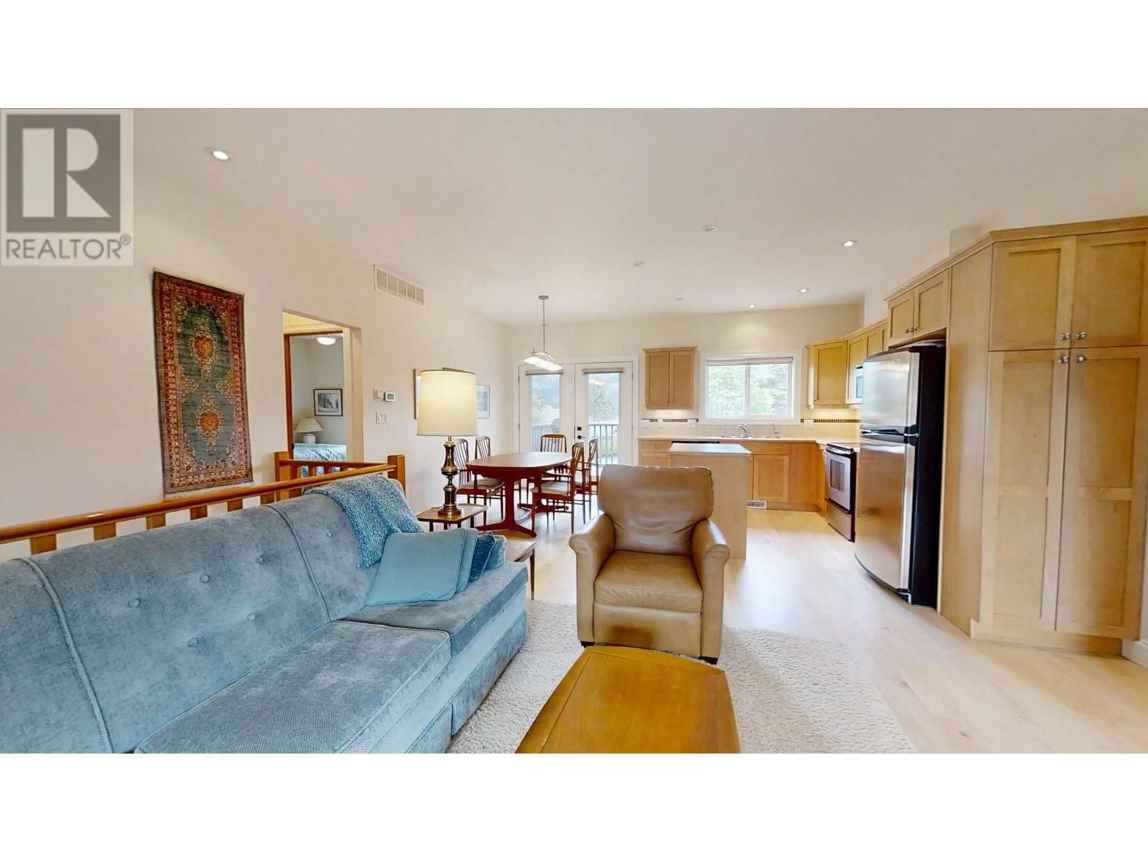 Living room with furniture, unknown for 901 12TH AVE AVENUE, Invermere British Columbia V0A1K0