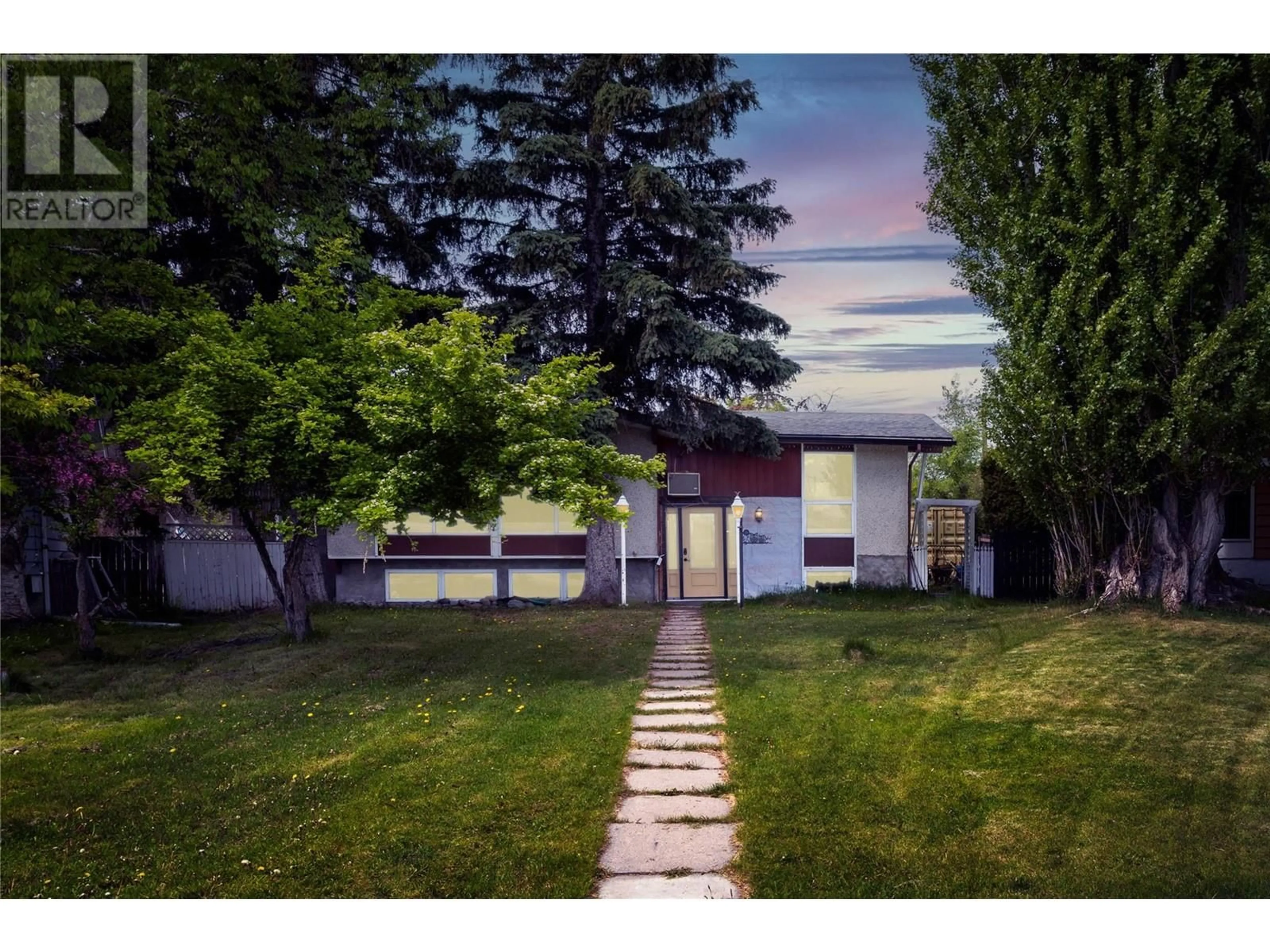 A pic from outside/outdoor area/front of a property/back of a property/a pic from drone, street for 403 12TH STREET SOUTH, Cranbrook British Columbia V1C1W3