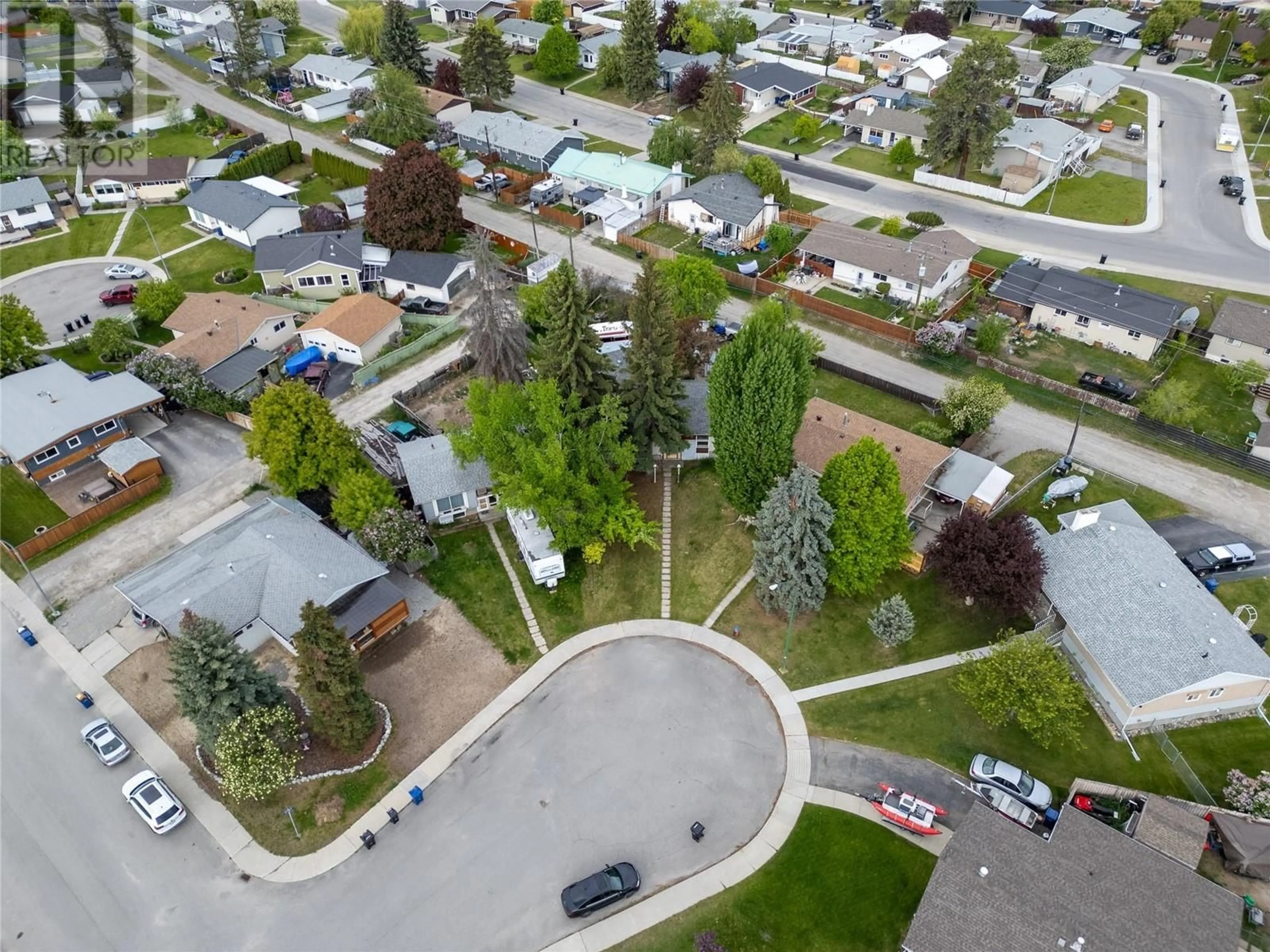 A pic from outside/outdoor area/front of a property/back of a property/a pic from drone, street for 403 12TH STREET SOUTH, Cranbrook British Columbia V1C1W3