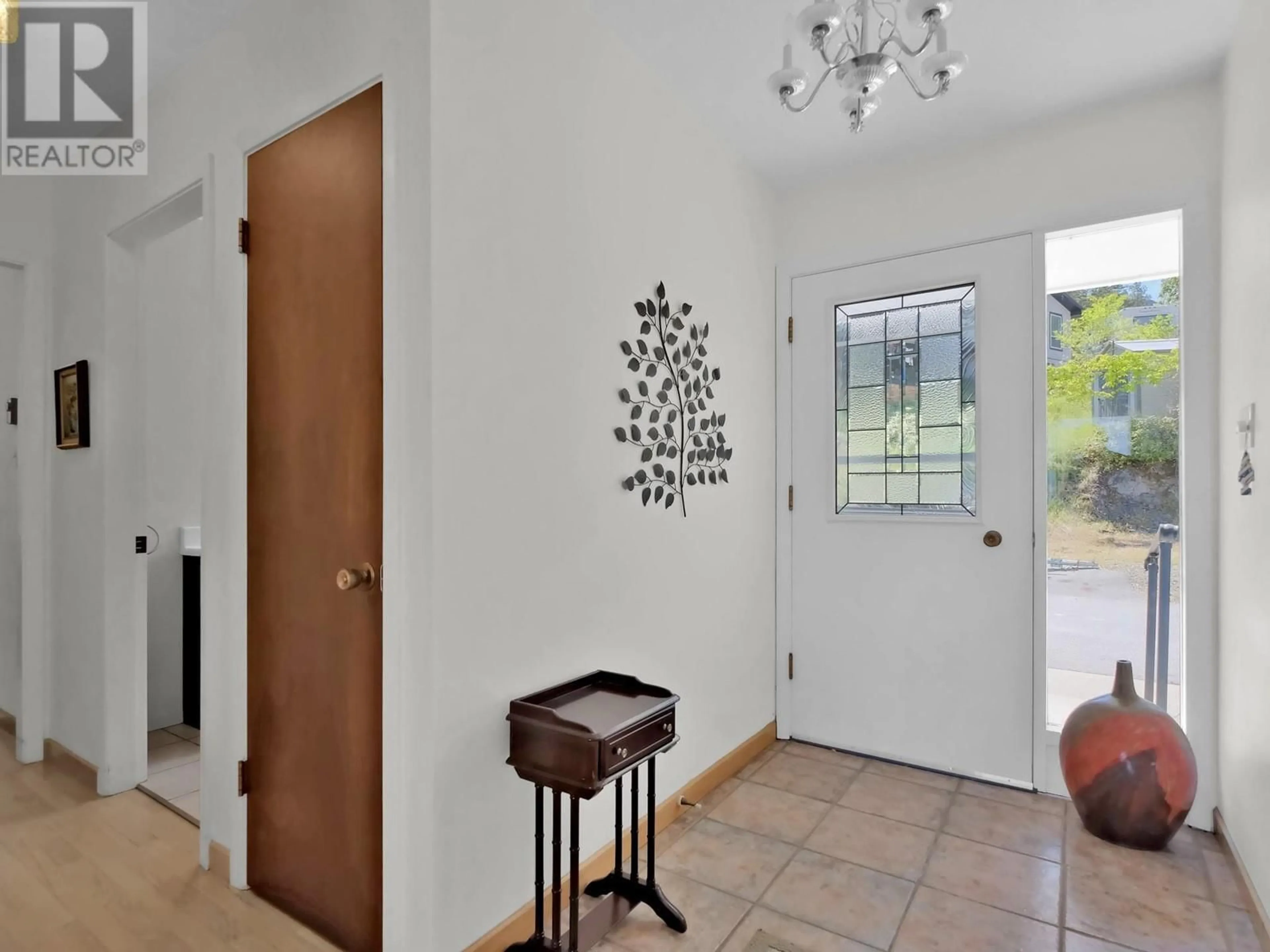Indoor entryway for 339 DEVON DRIVE, Okanagan Falls British Columbia V0H1R5