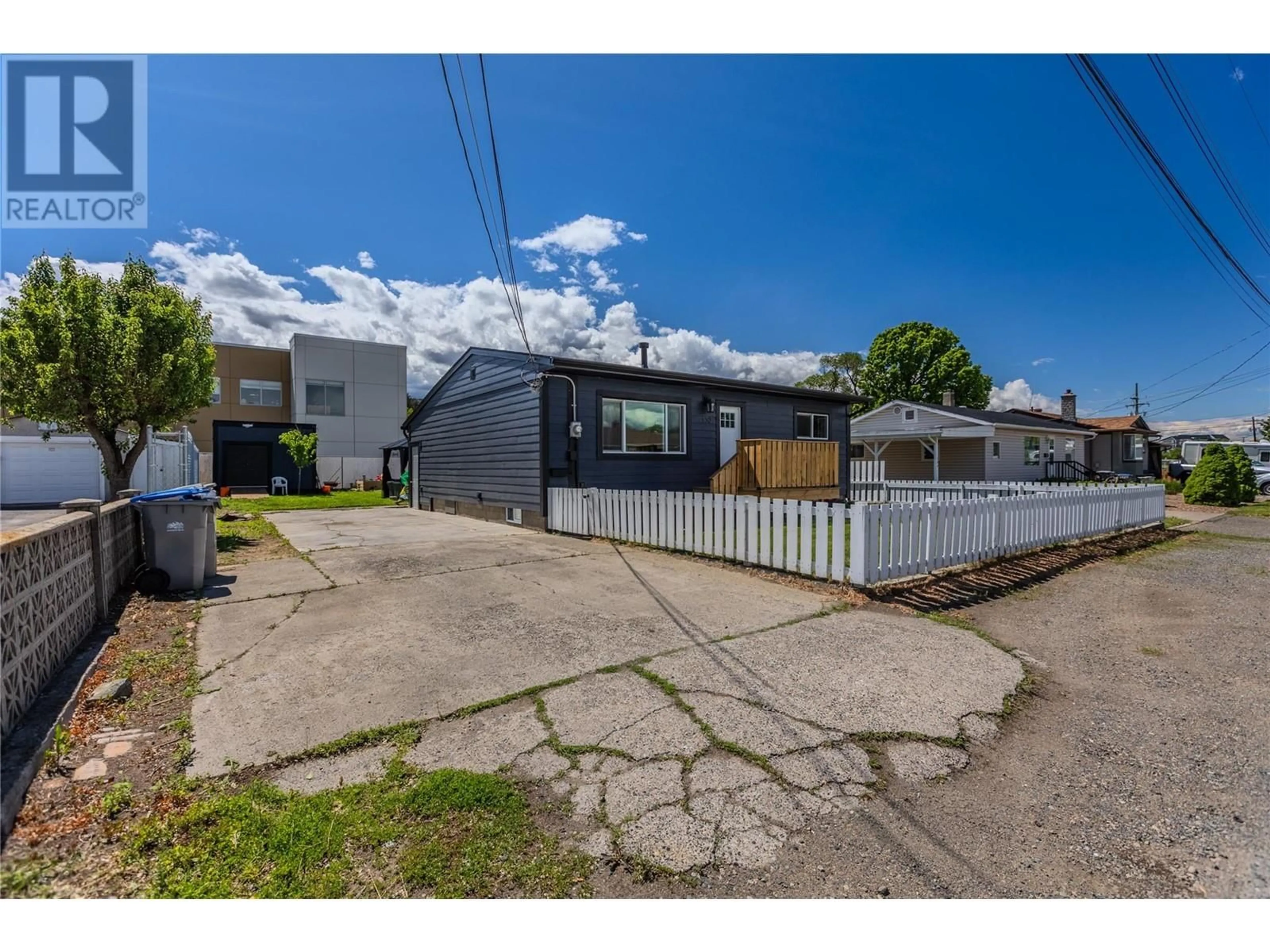 A pic from outside/outdoor area/front of a property/back of a property/a pic from drone, street for 132 REDWOOD CRESCENT, Kamloops British Columbia V2B1C7