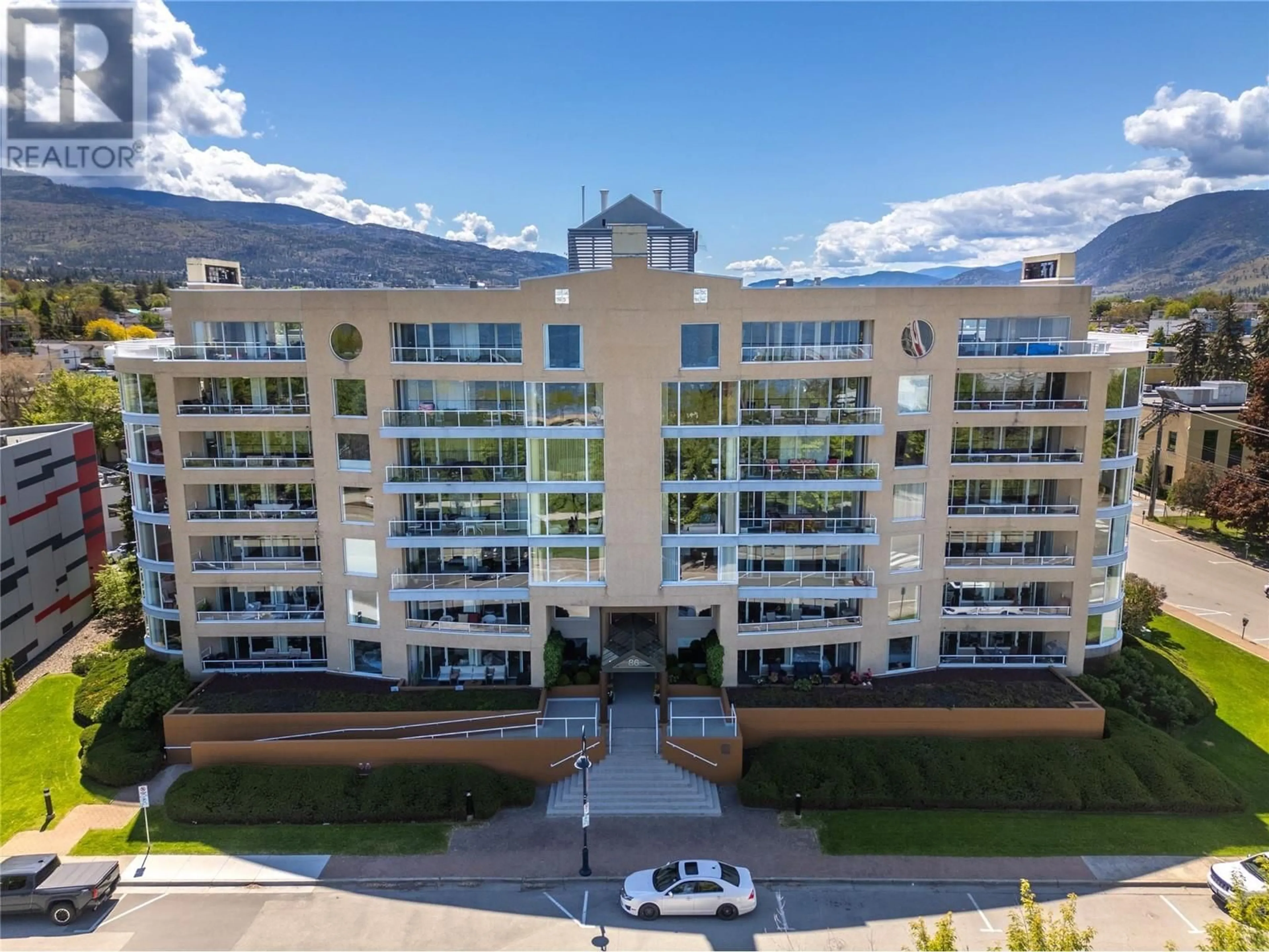 A pic from outside/outdoor area/front of a property/back of a property/a pic from drone, unknown for 402 - 86 LAKESHORE DRIVE EAST, Penticton British Columbia V2A1B5