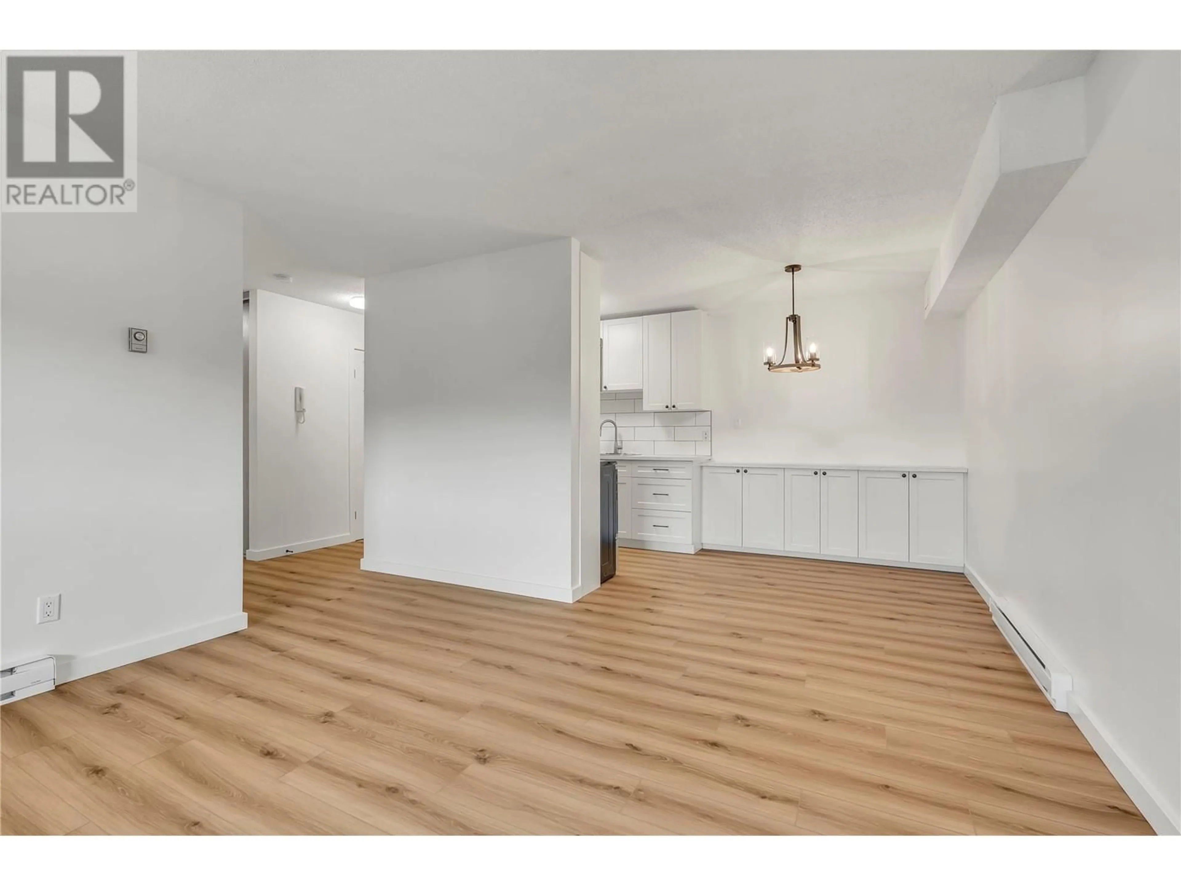 A pic of a room for 107 - 110 SKAHA PLACE, Penticton British Columbia V2A7L1