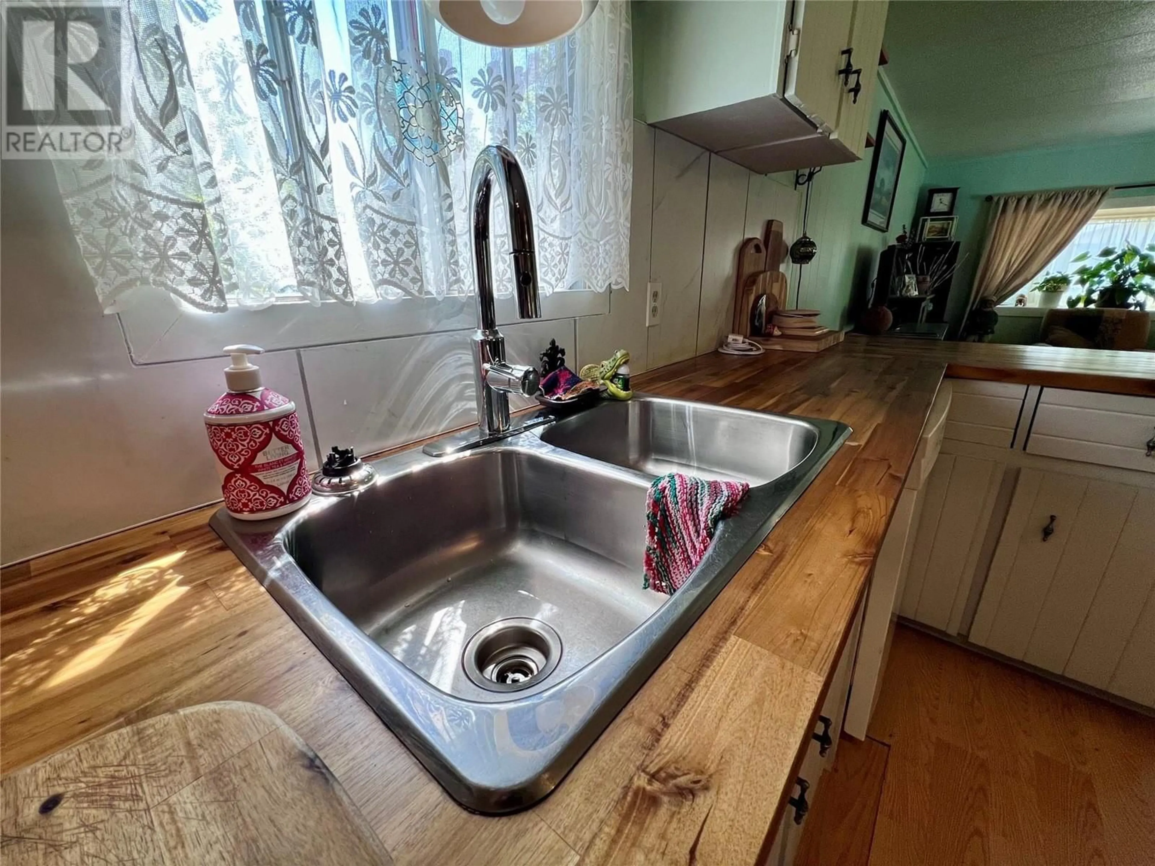Standard kitchen, unknown for 1 - 406 BRANDLMAYR GATE OTHER, Princeton British Columbia V0X1W0