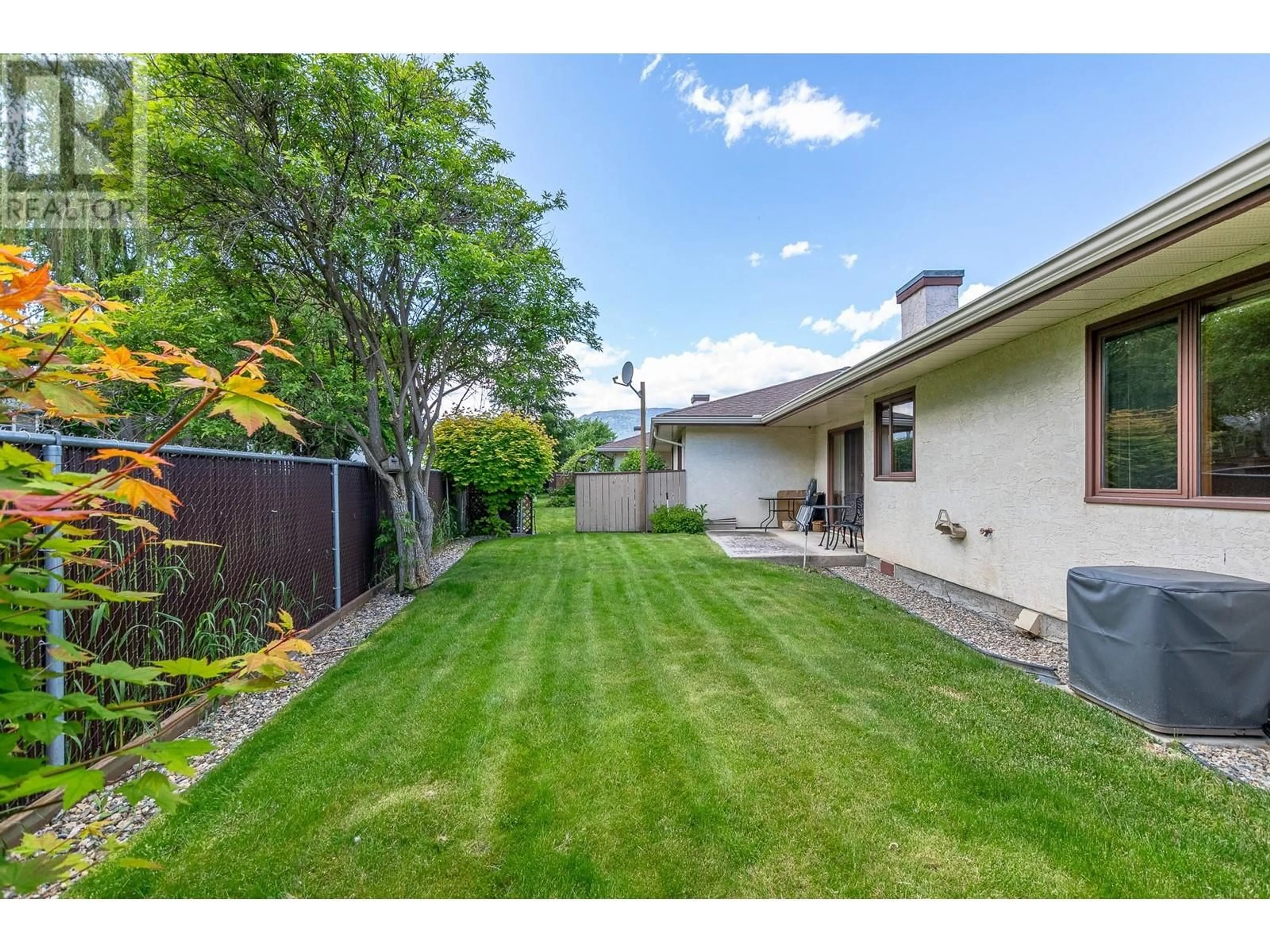 Patio, street for 10 - 151 8 AVENUE SOUTHWEST, Salmon Arm British Columbia V1E1B9