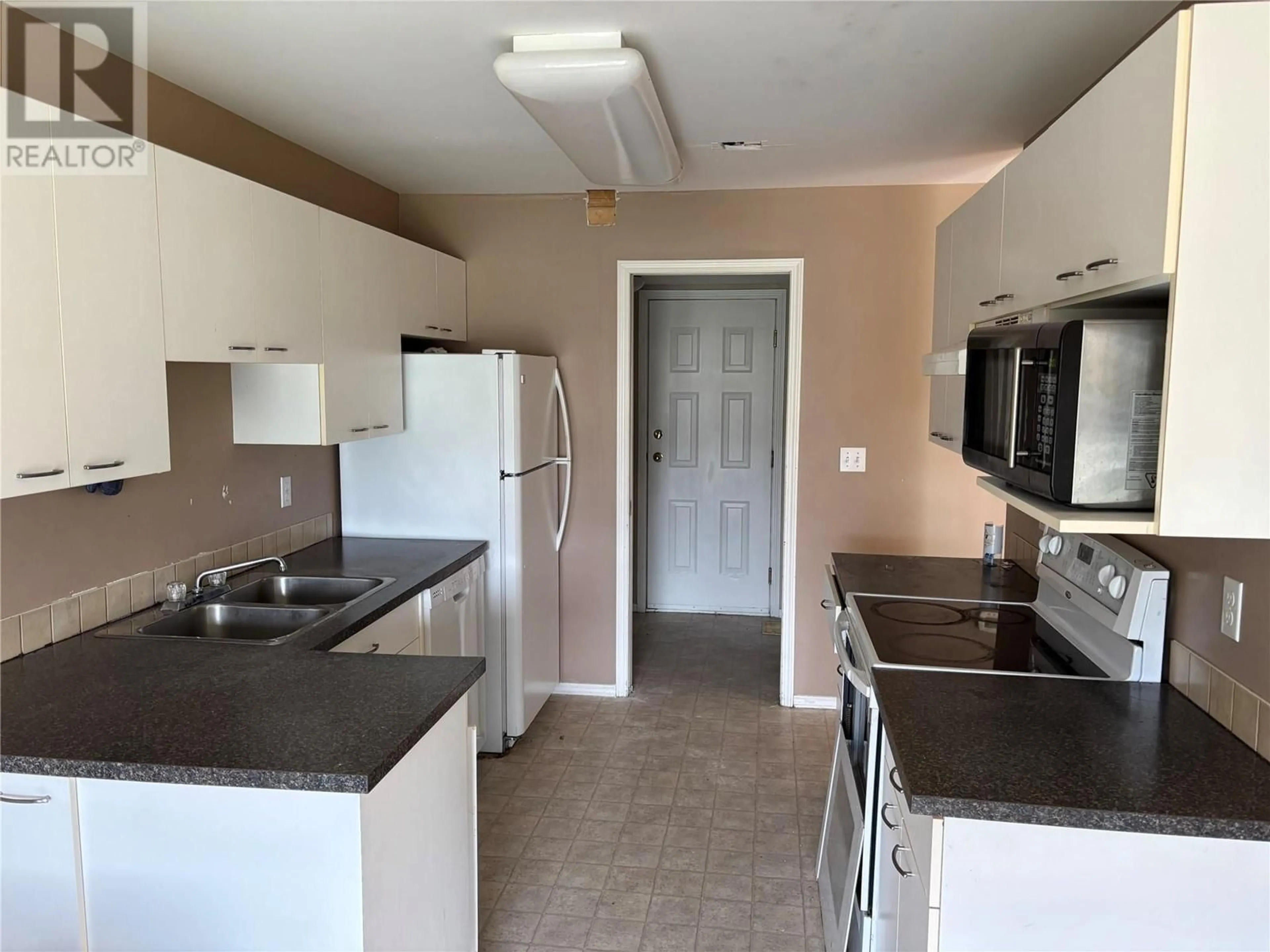 Standard kitchen, unknown for 68 - 1775 MCKINLEY COURT, Kamloops British Columbia V2E2P2