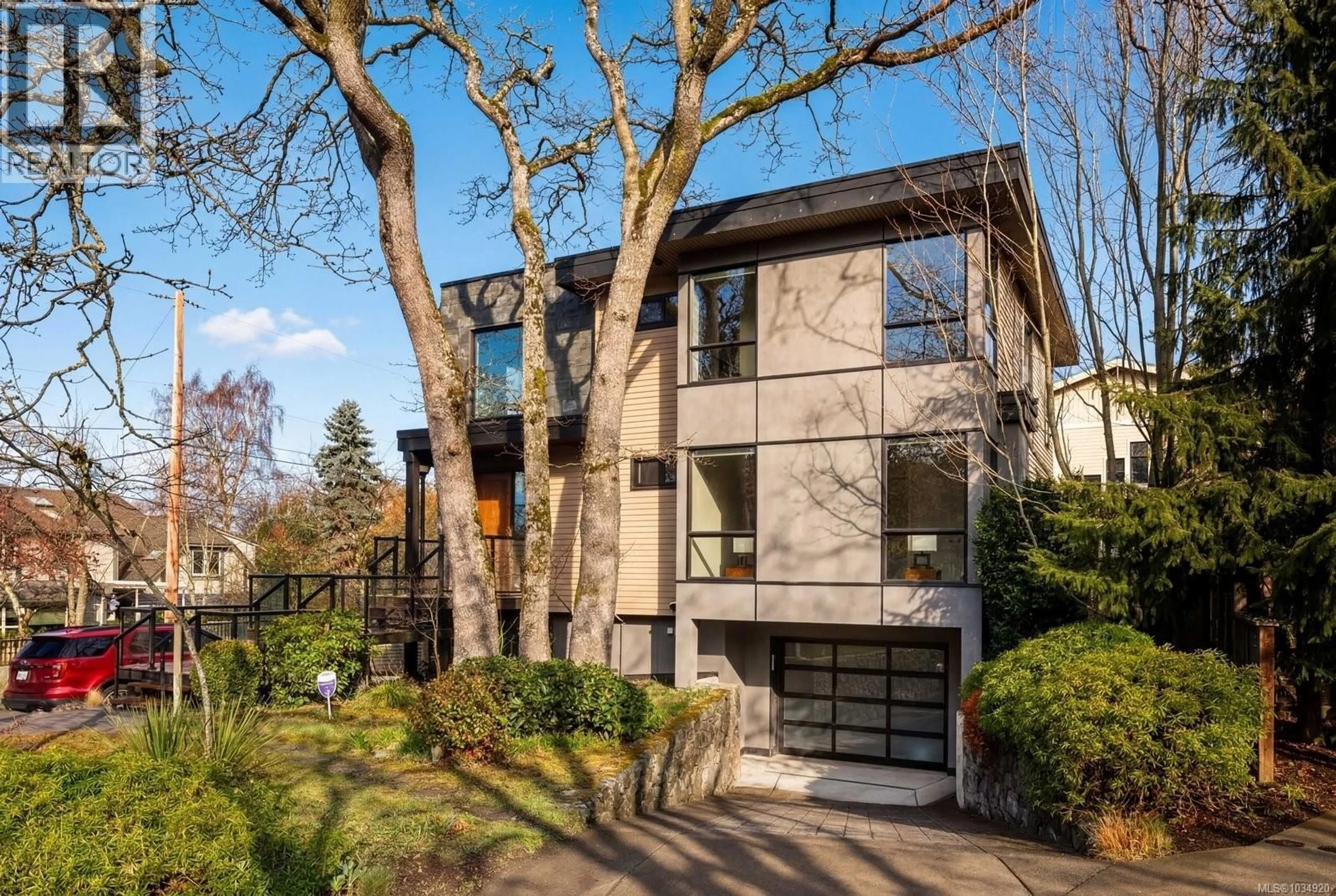 Home with brick exterior material, street for 409 CHADWICK PLACE, Victoria British Columbia V8S1H4