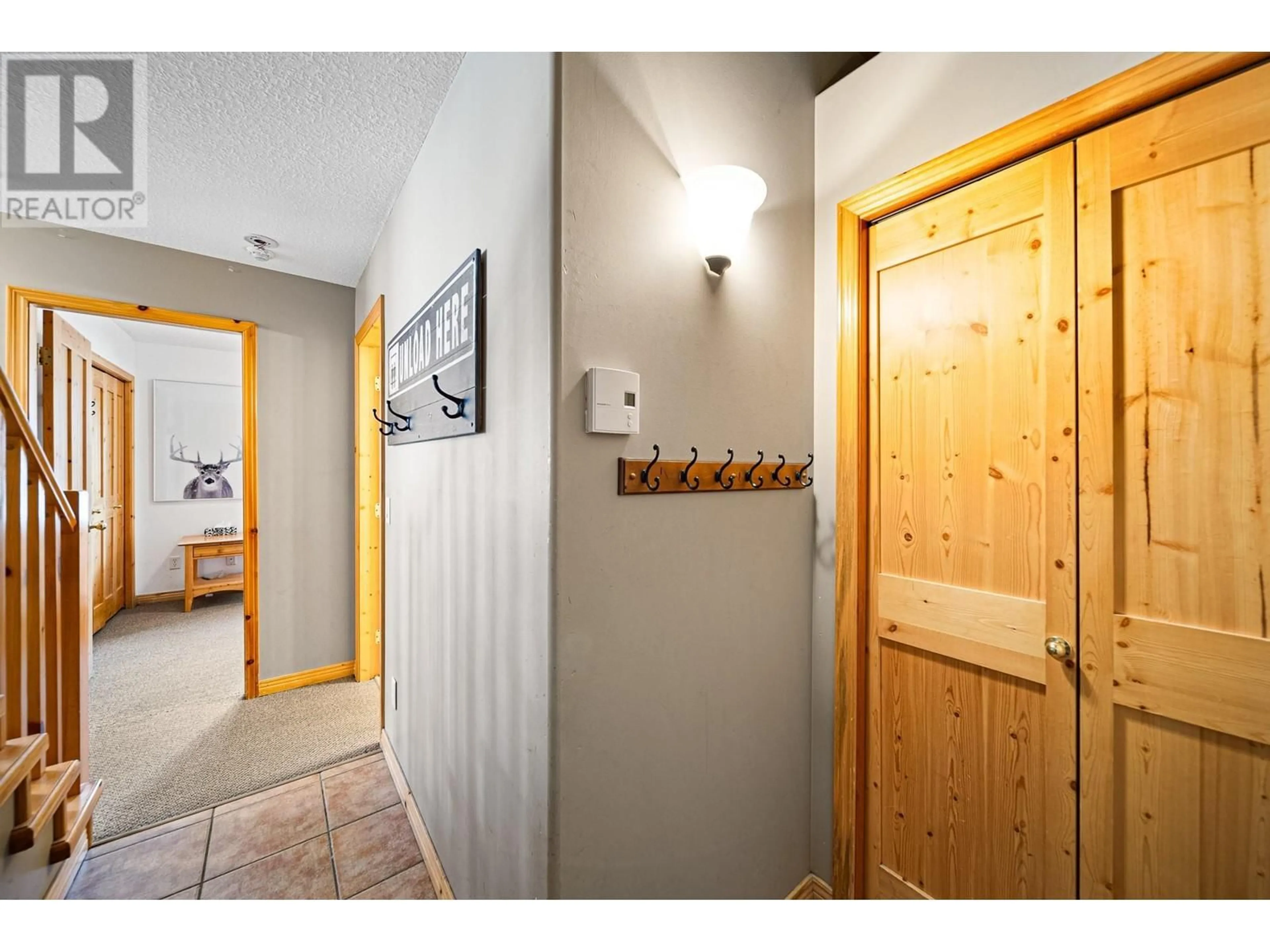 Indoor entryway for 27 - 6005 VALLEY DRIVE, Kamloops British Columbia V0E5N0