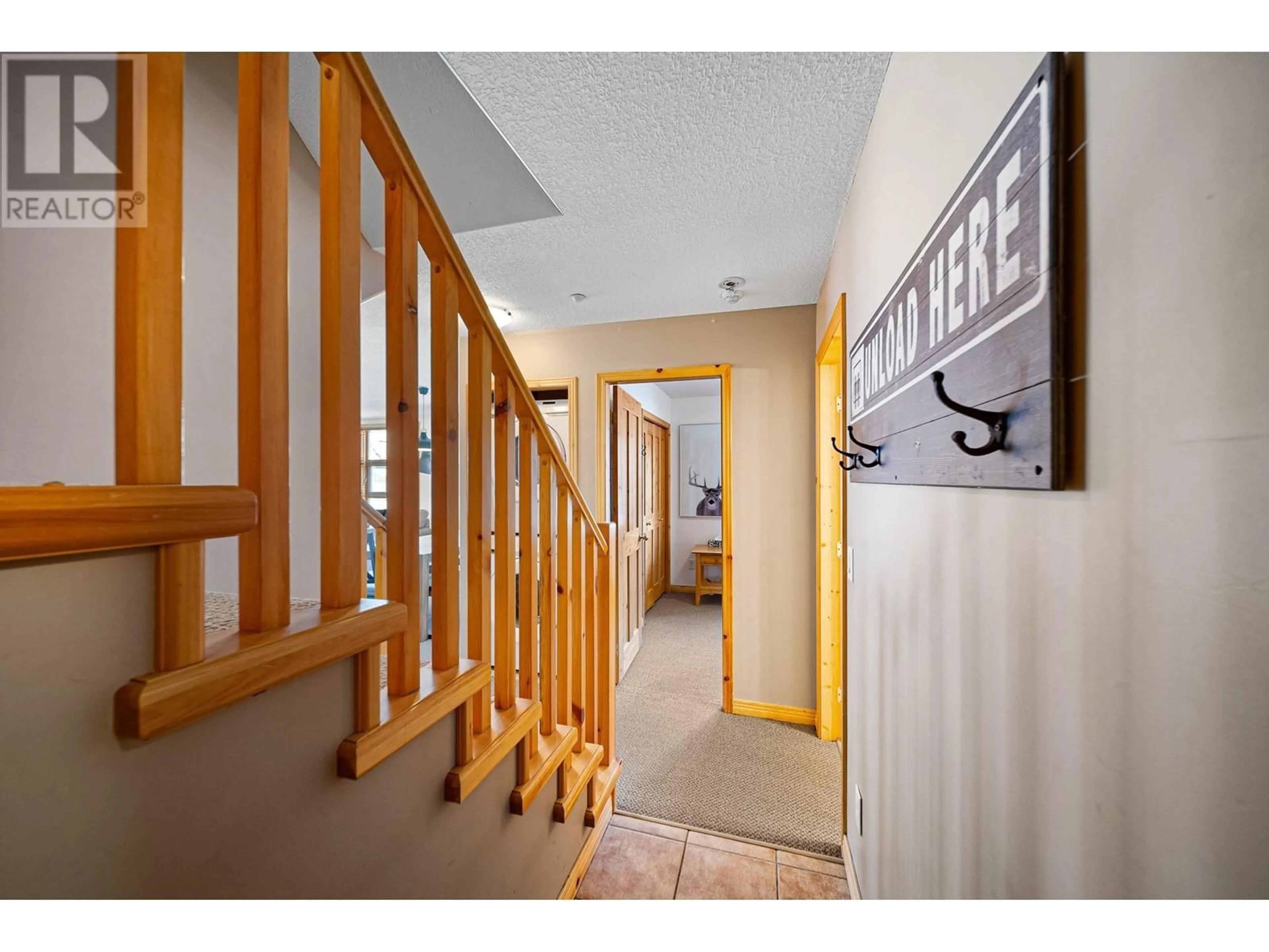 Indoor entryway for 27 - 6005 VALLEY DRIVE, Kamloops British Columbia V0E5N0