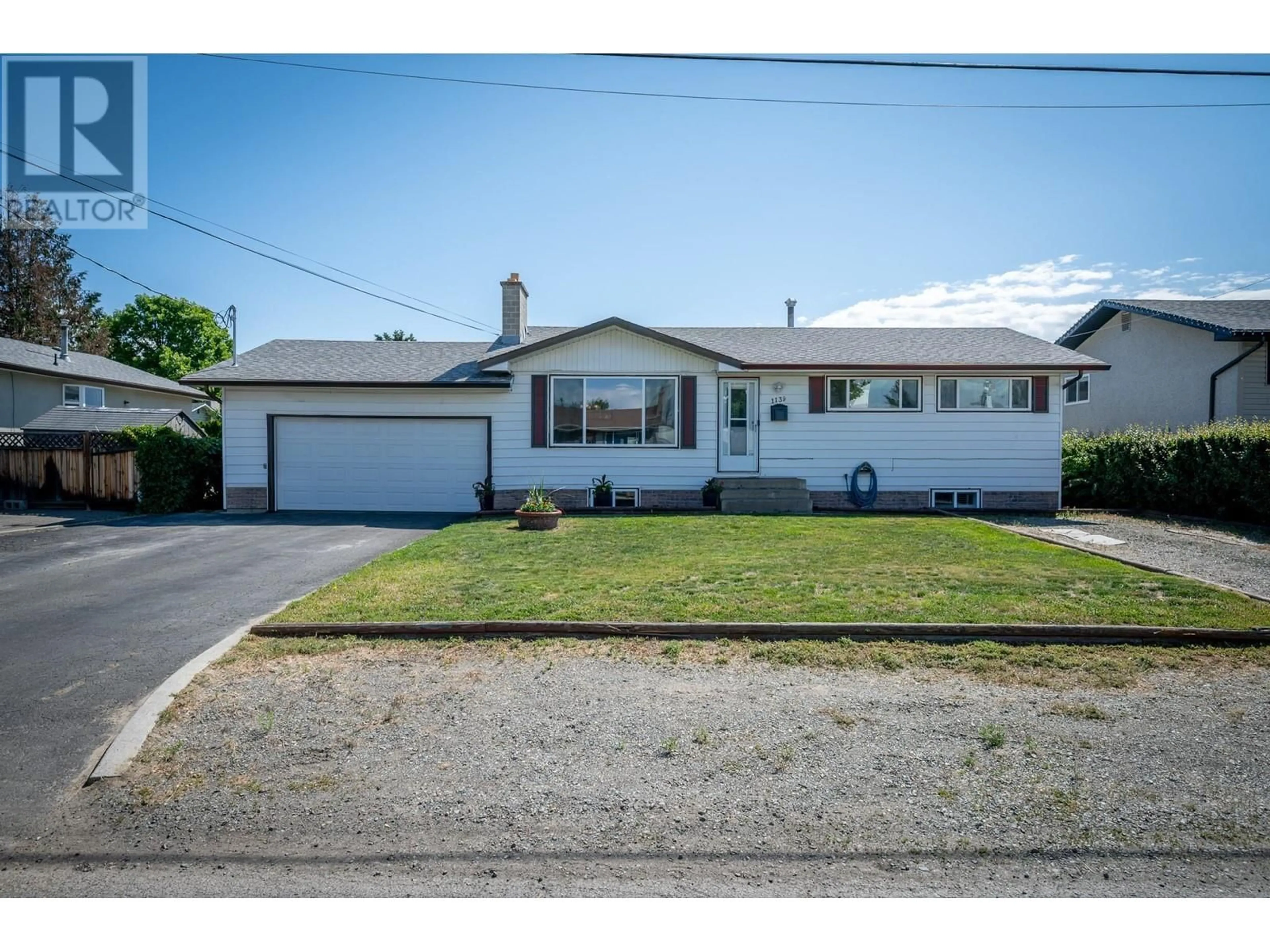 Home with vinyl exterior material, street for 1139 CHATEAU STREET, Kamloops British Columbia V2B5R3