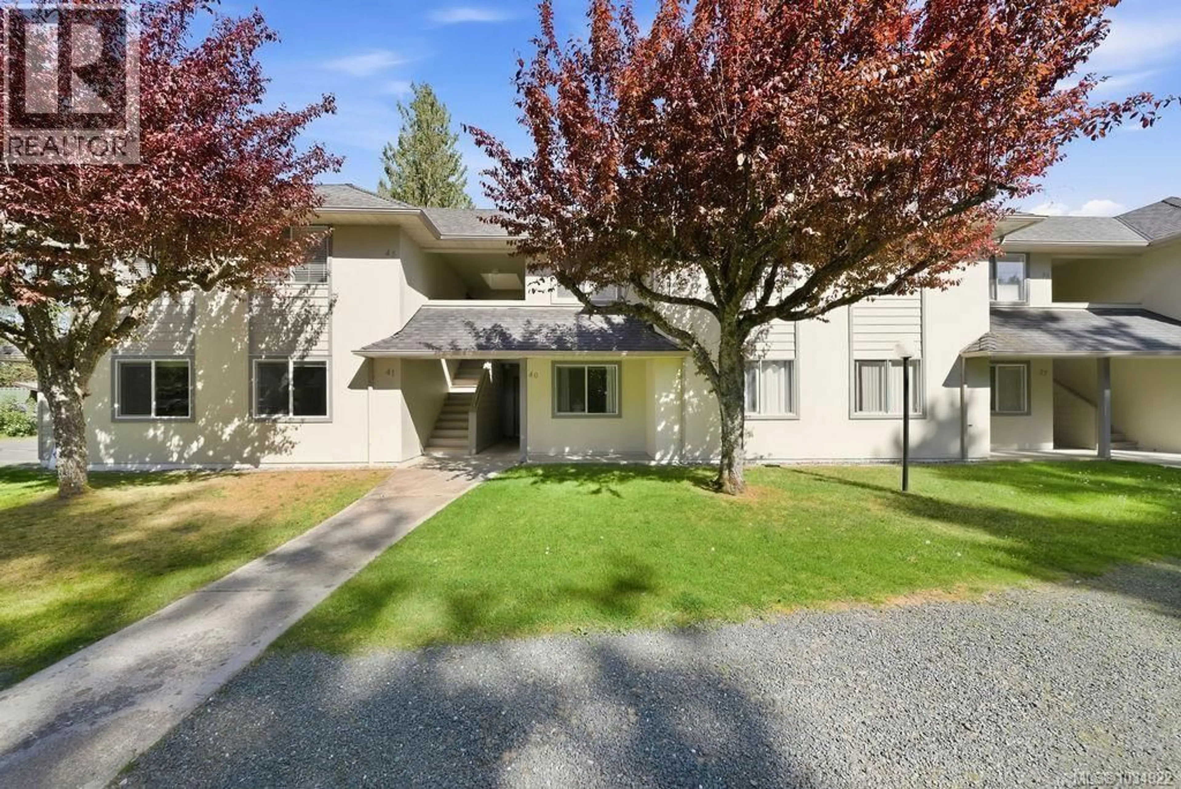 A pic from outside/outdoor area/front of a property/back of a property/a pic from drone, street for 40 - 1165 RESORT DRIVE, Parksville British Columbia V0K2E2